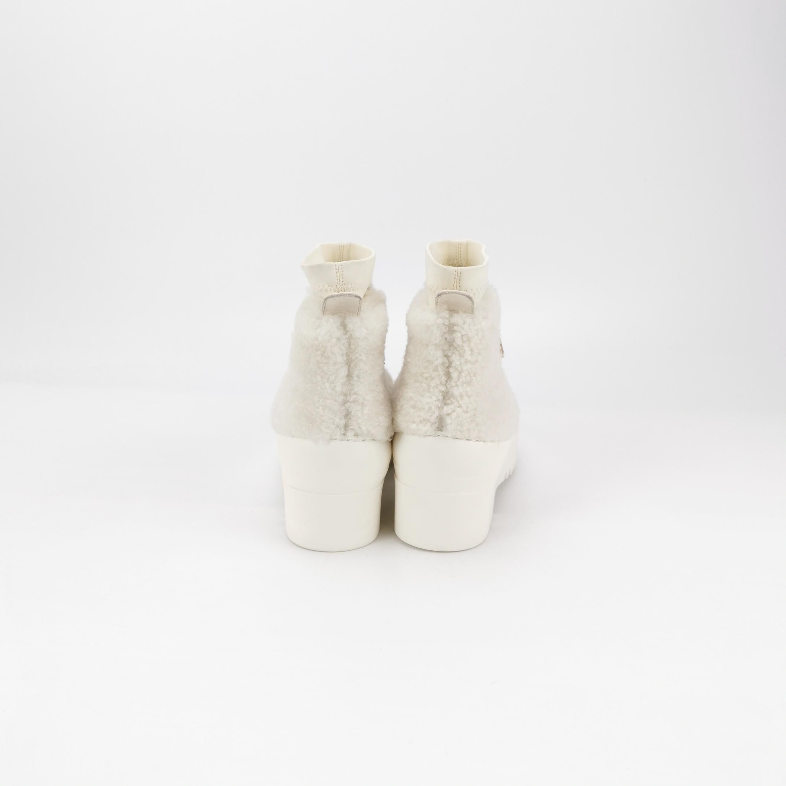 Chanel Chanel Women 6 Boots Size US 6 / IT 36 - 4 Thumbnail