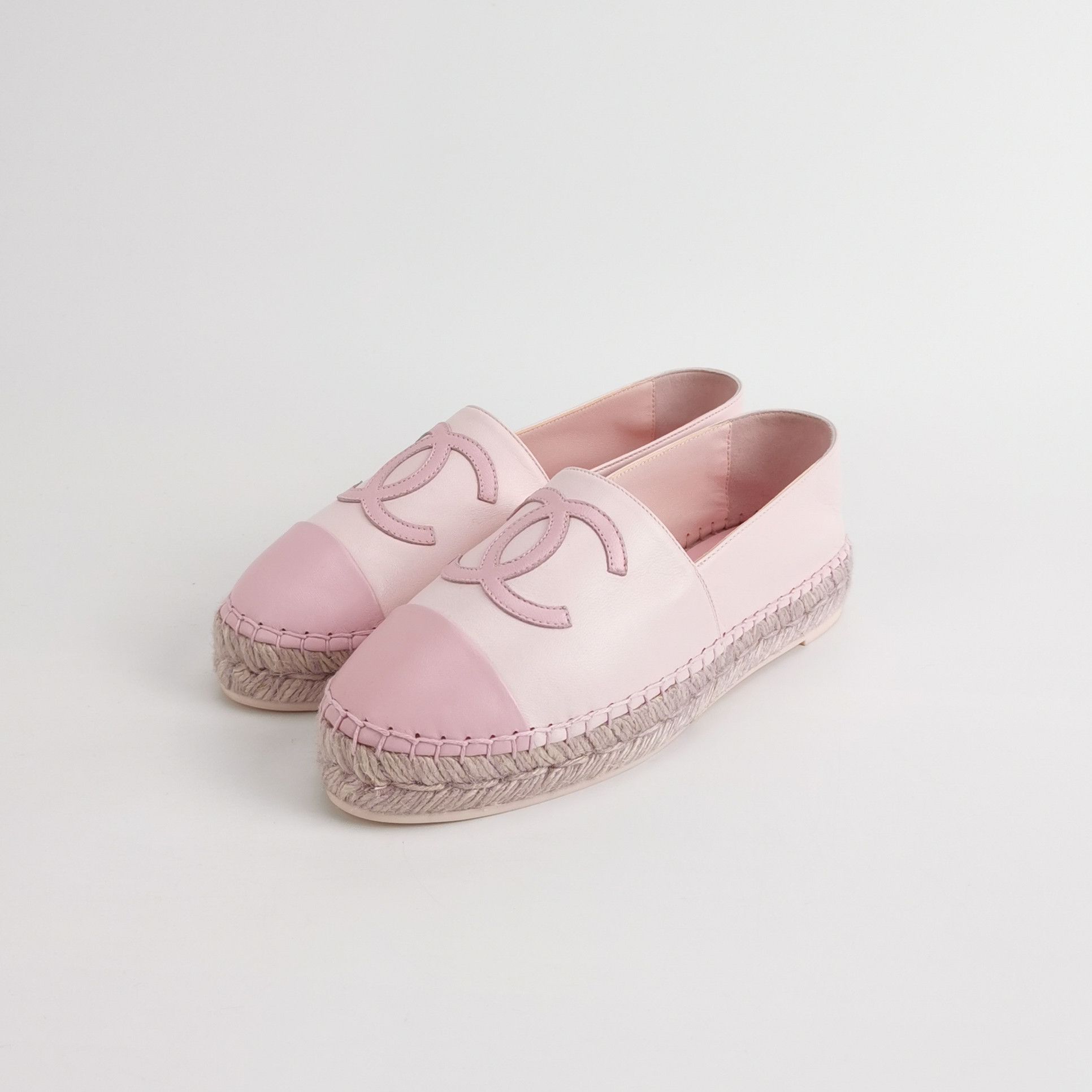 Chanel Chanel Women 6 Flats Size US 6 / IT 36 - 2 Thumbnail