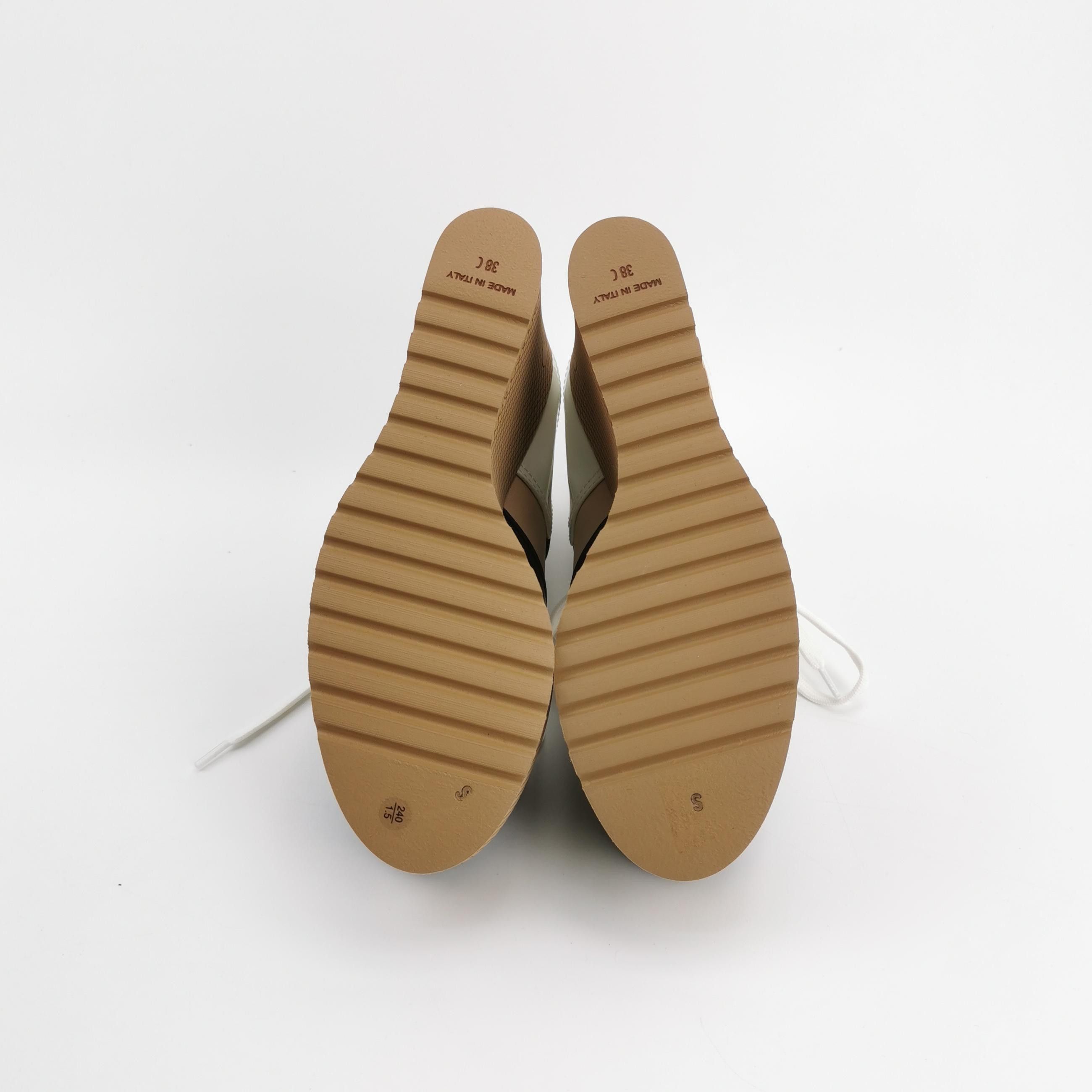 Chanel Chanel Women 8 Heels Size US 8 / IT 38 - 5 Thumbnail