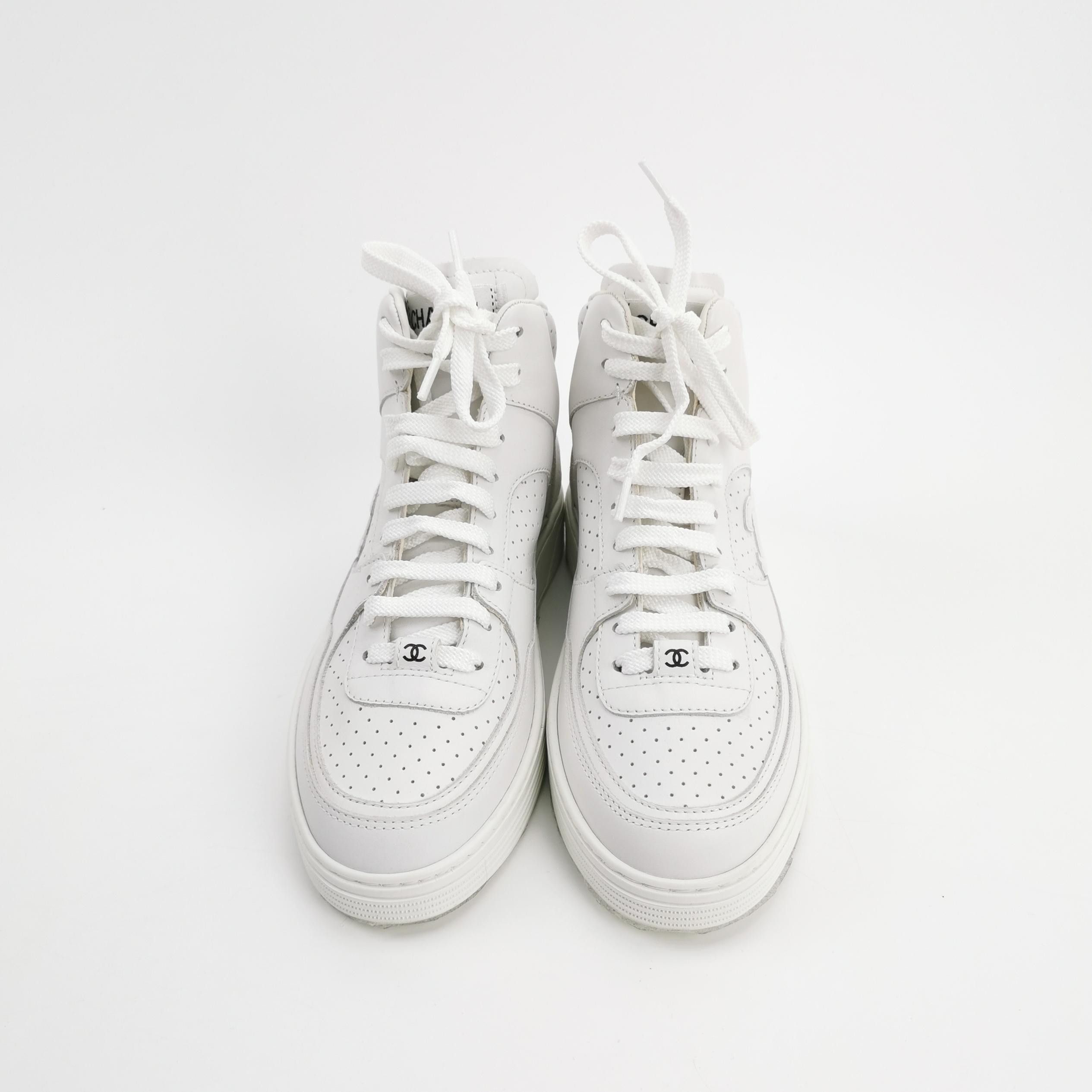 Chanel Chanel Women 6 Lowtop Sneakers Size US 6 / IT 36 - 3 Thumbnail