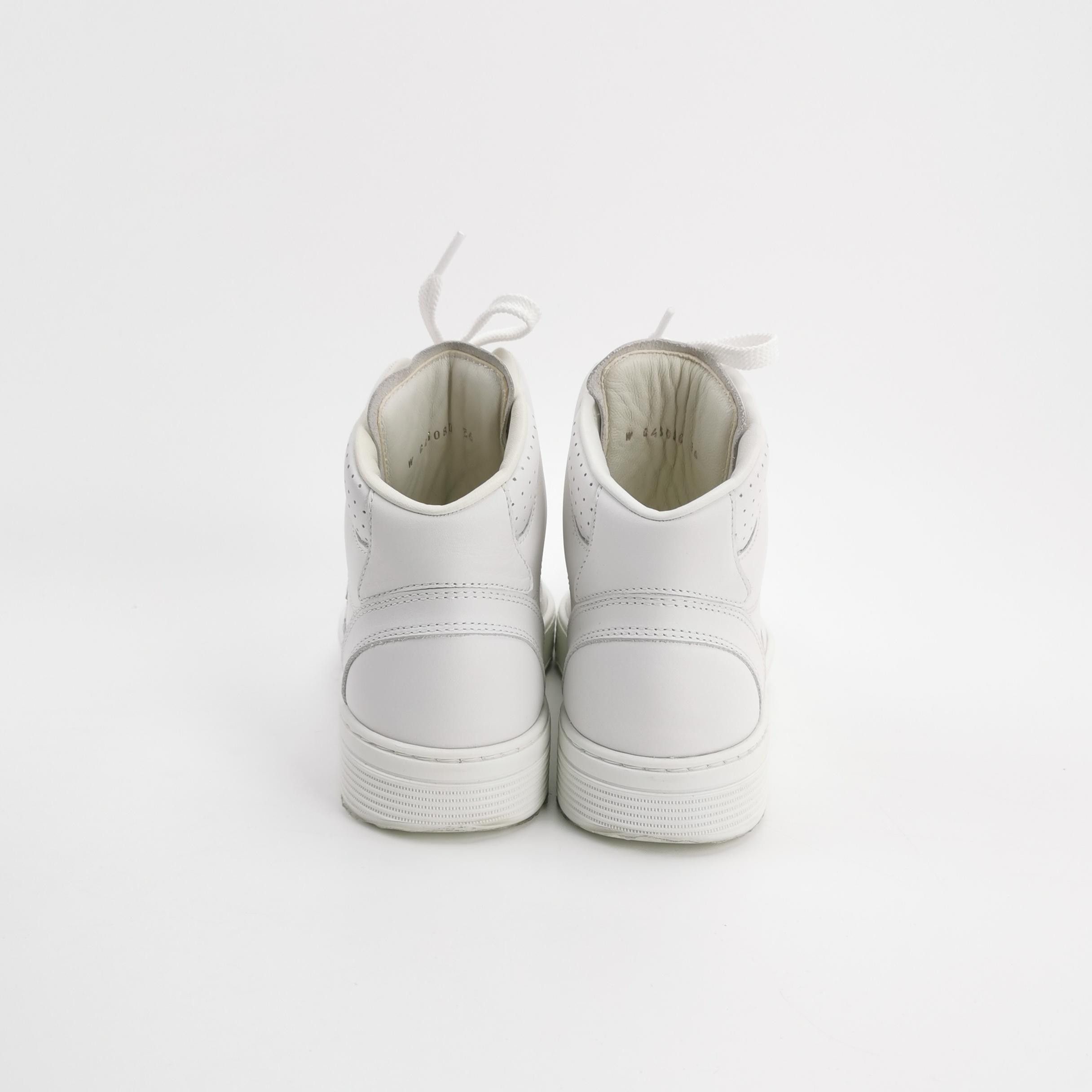 Chanel Chanel Women 6 Lowtop Sneakers Size US 6 / IT 36 - 4 Thumbnail