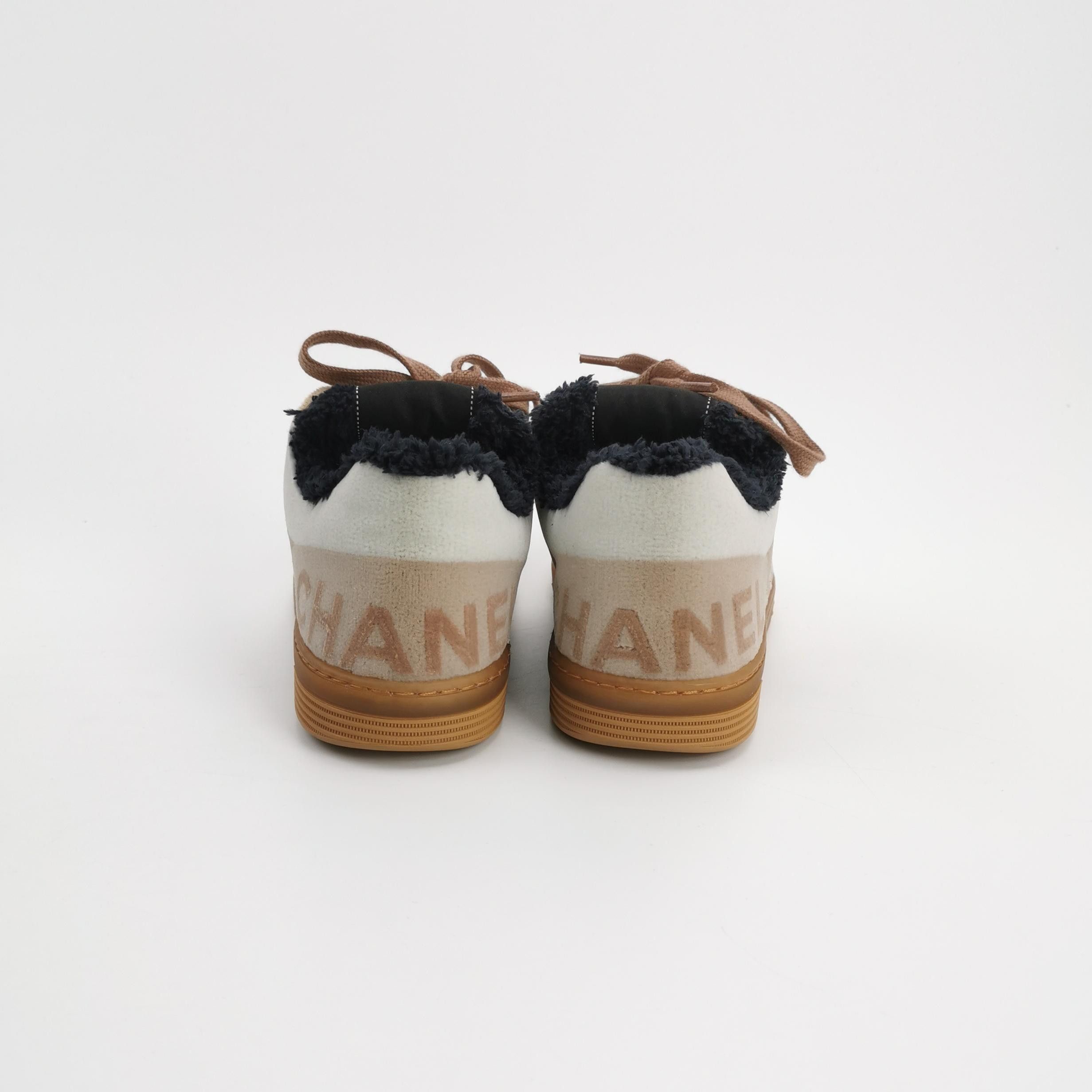 Chanel Chanel Women 5-5 Lowtop Sneakers Size US 5.5 / IT 35.5 - 4 Thumbnail