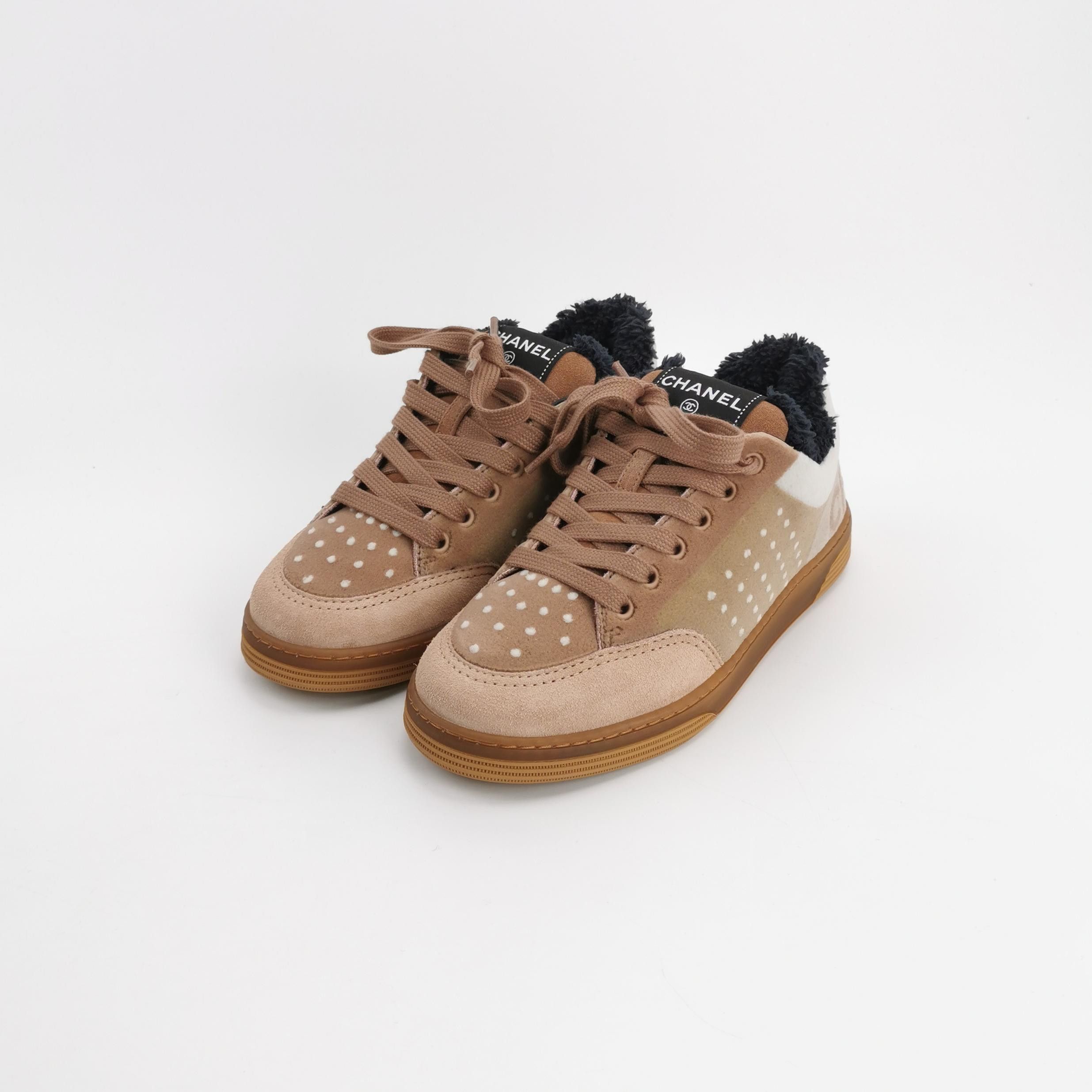 Chanel Chanel Women 5-5 Lowtop Sneakers Size US 5.5 / IT 35.5 - 2 Thumbnail