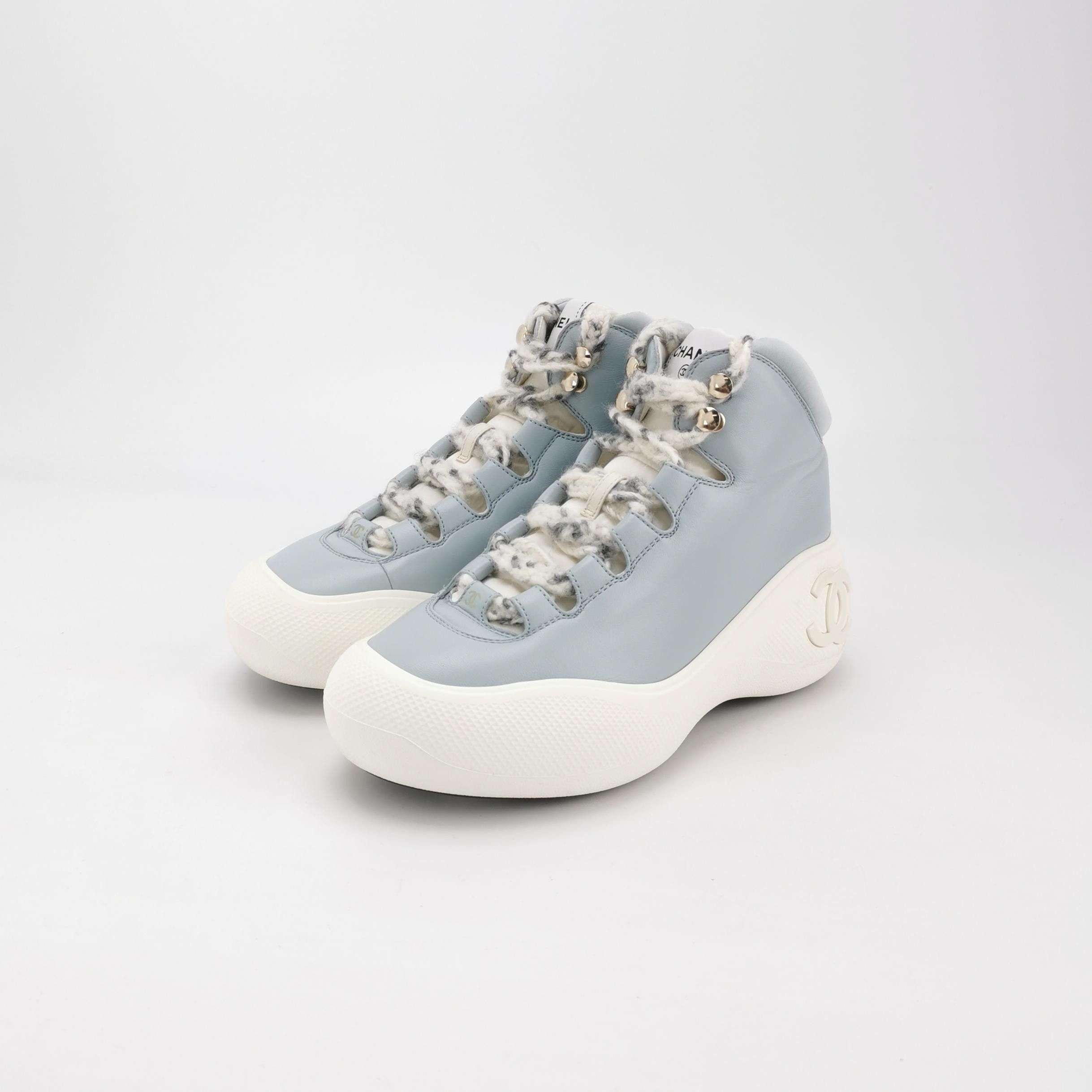 Chanel Chanel Women 6 Lowtop Sneakers Size US 6 / IT 36 - 2 Thumbnail