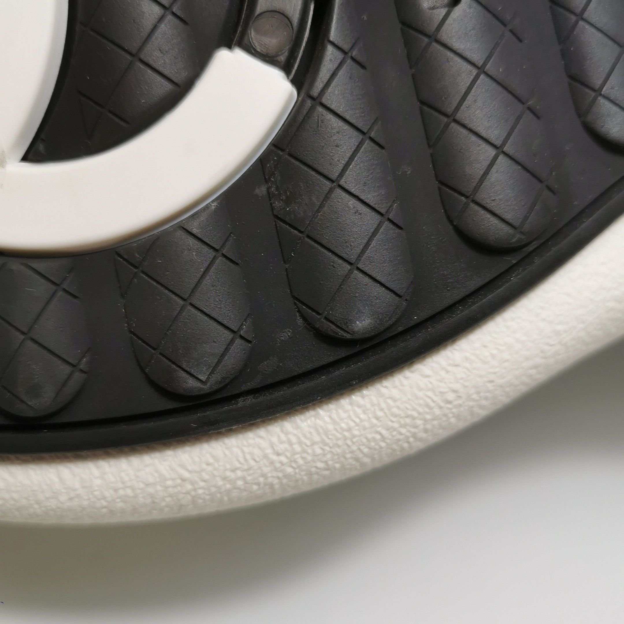 Chanel Chanel Women 6 Lowtop Sneakers Size US 6 / IT 36 - 8 Thumbnail