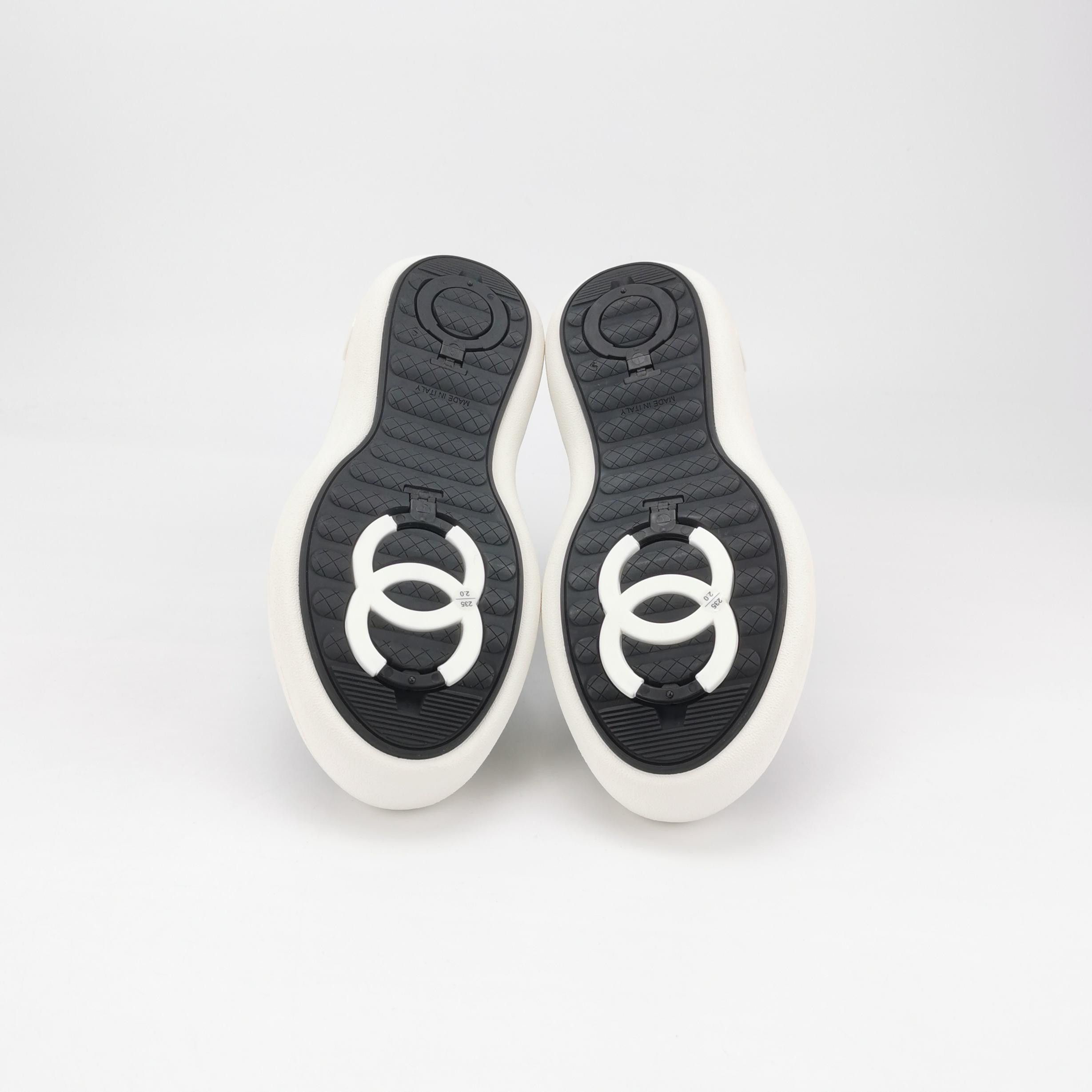 Chanel Chanel Women 7 Lowtop Sneakers Size US 7 / IT 37 - 5 Thumbnail