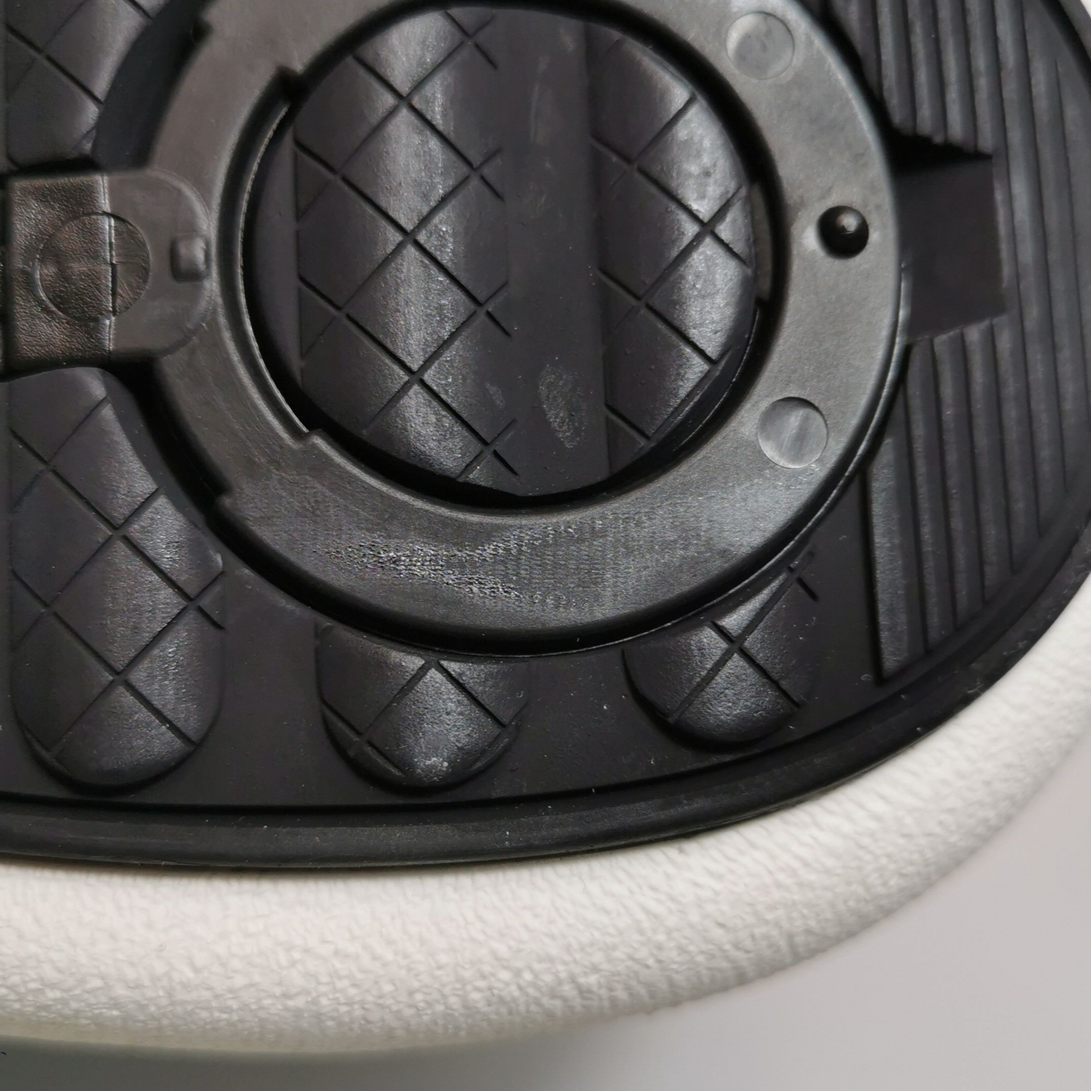 Chanel Chanel Women 7 Lowtop Sneakers Size US 7 / IT 37 - 9 Thumbnail