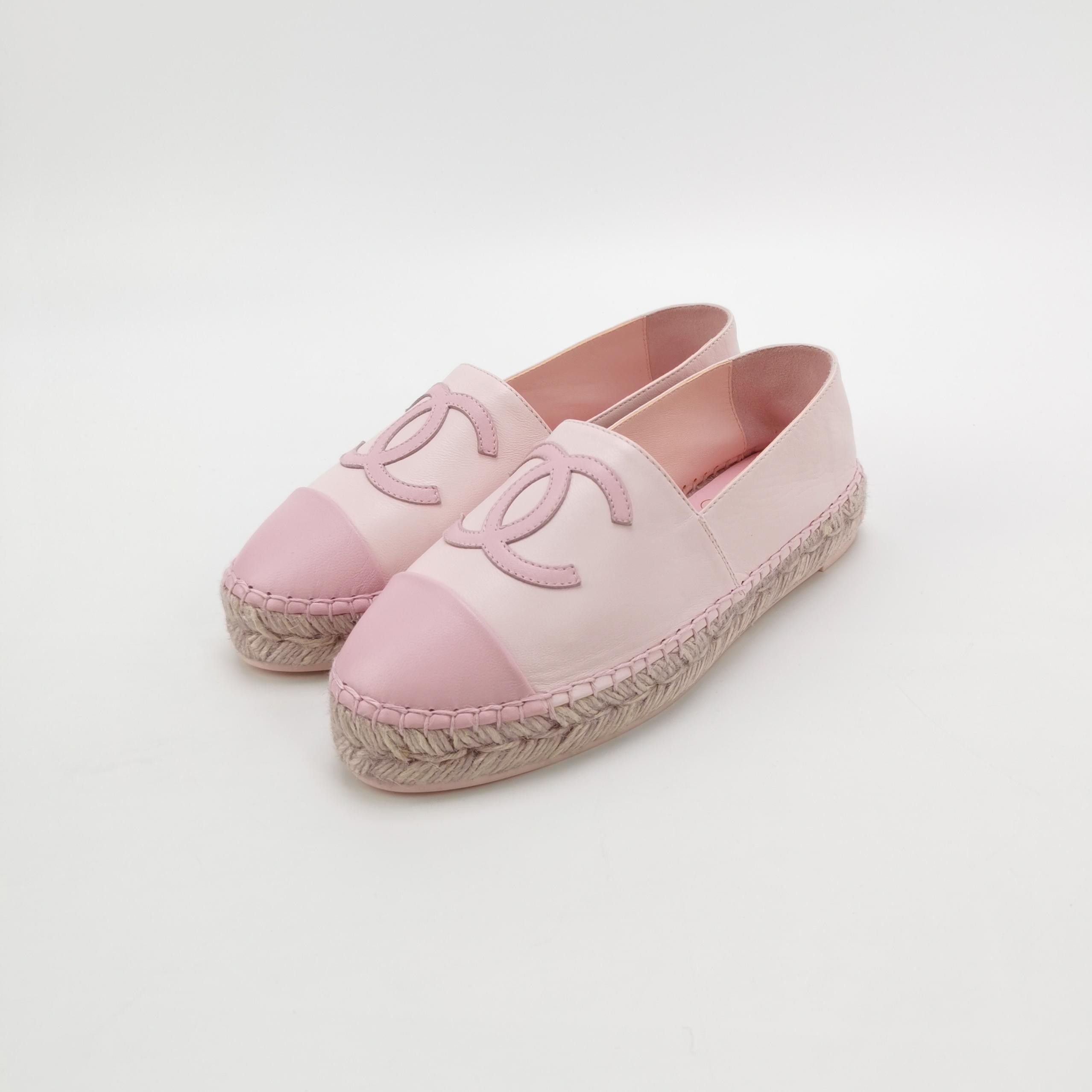 Chanel Chanel Women 6 Flats Size US 6 / IT 36 - 2 Thumbnail