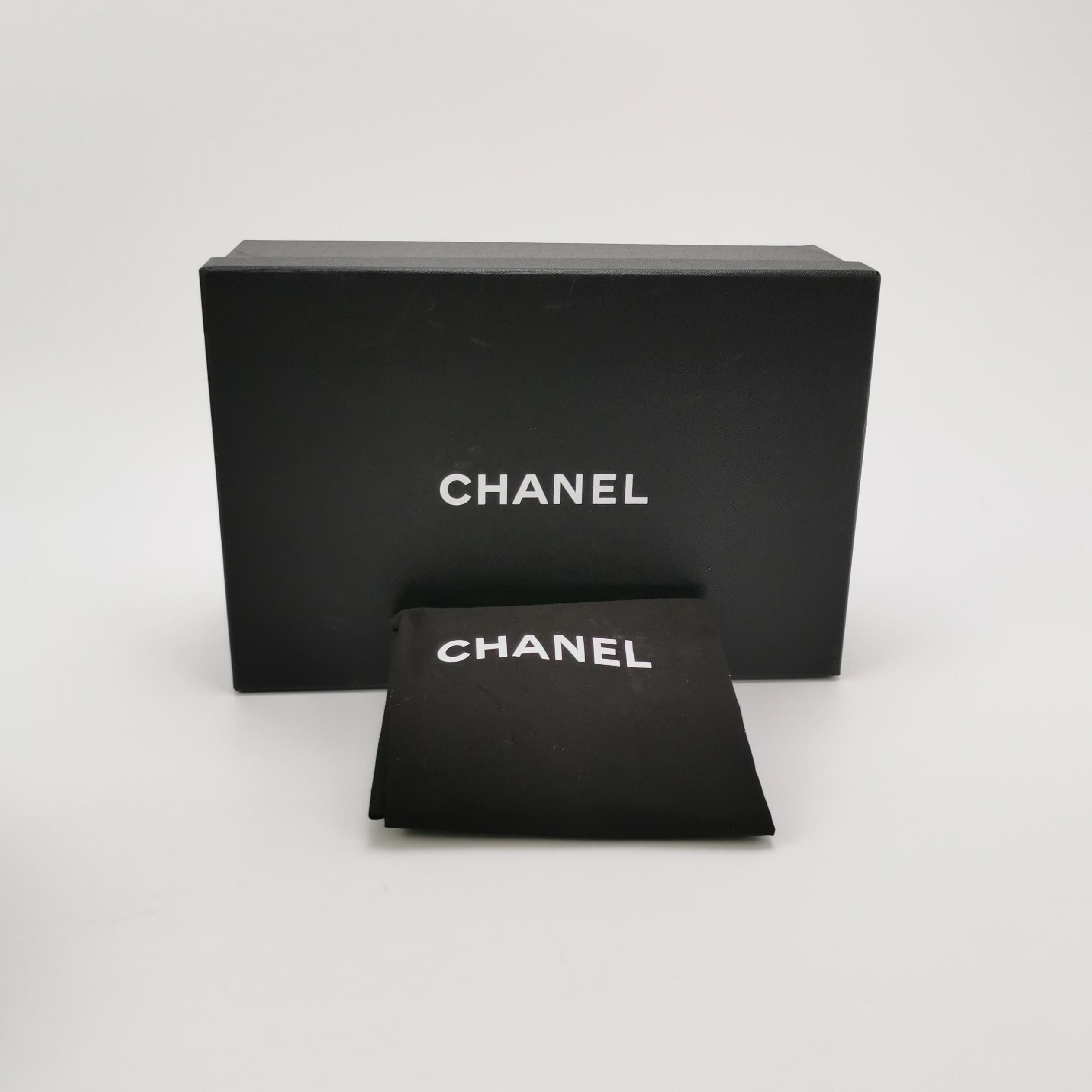 Chanel Chanel Women 6-5 Lowtop Sneakers Size US 6.5 / IT 36.5 - 6 Thumbnail