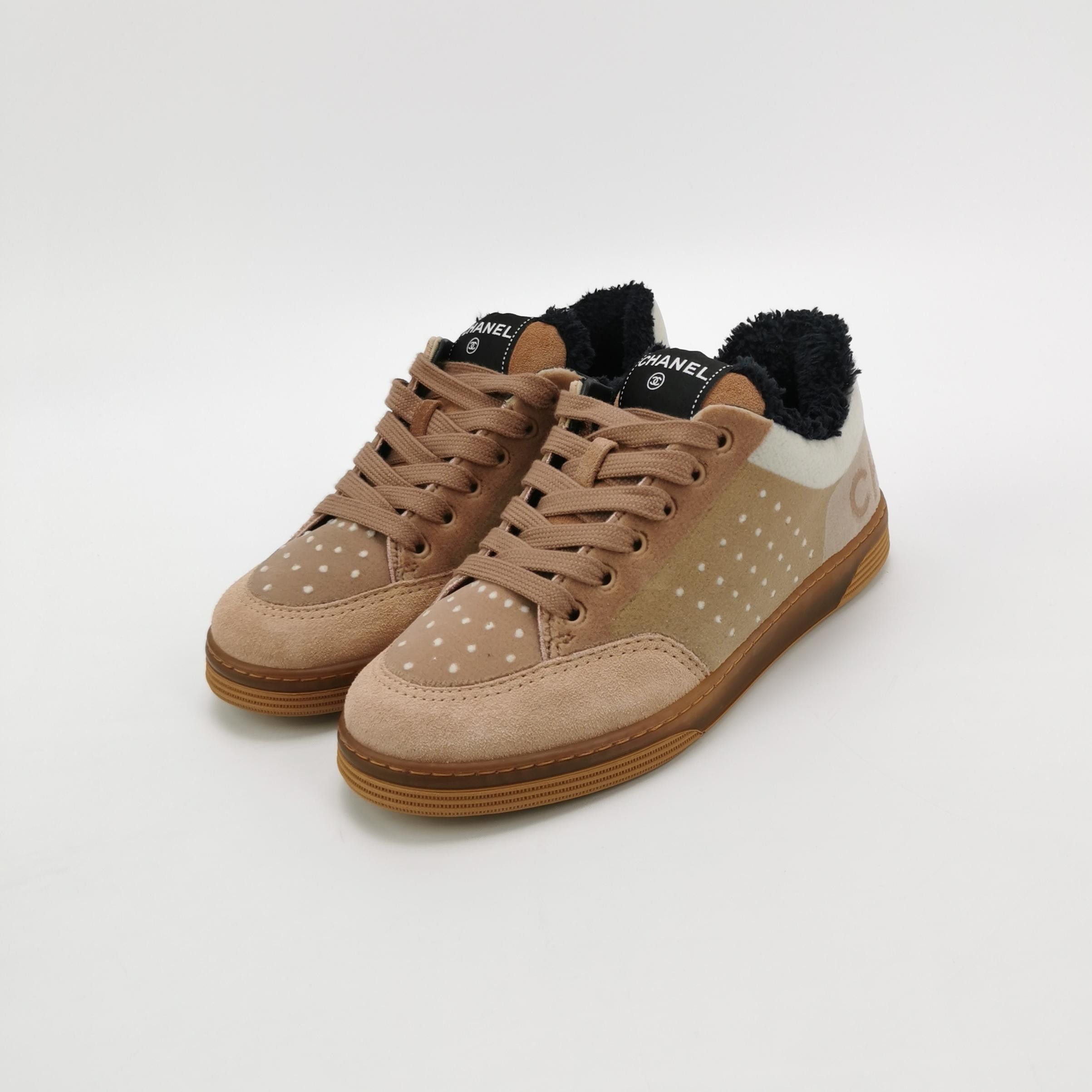 Chanel Chanel Women 6-5 Lowtop Sneakers Size US 6.5 / IT 36.5 - 2 Thumbnail