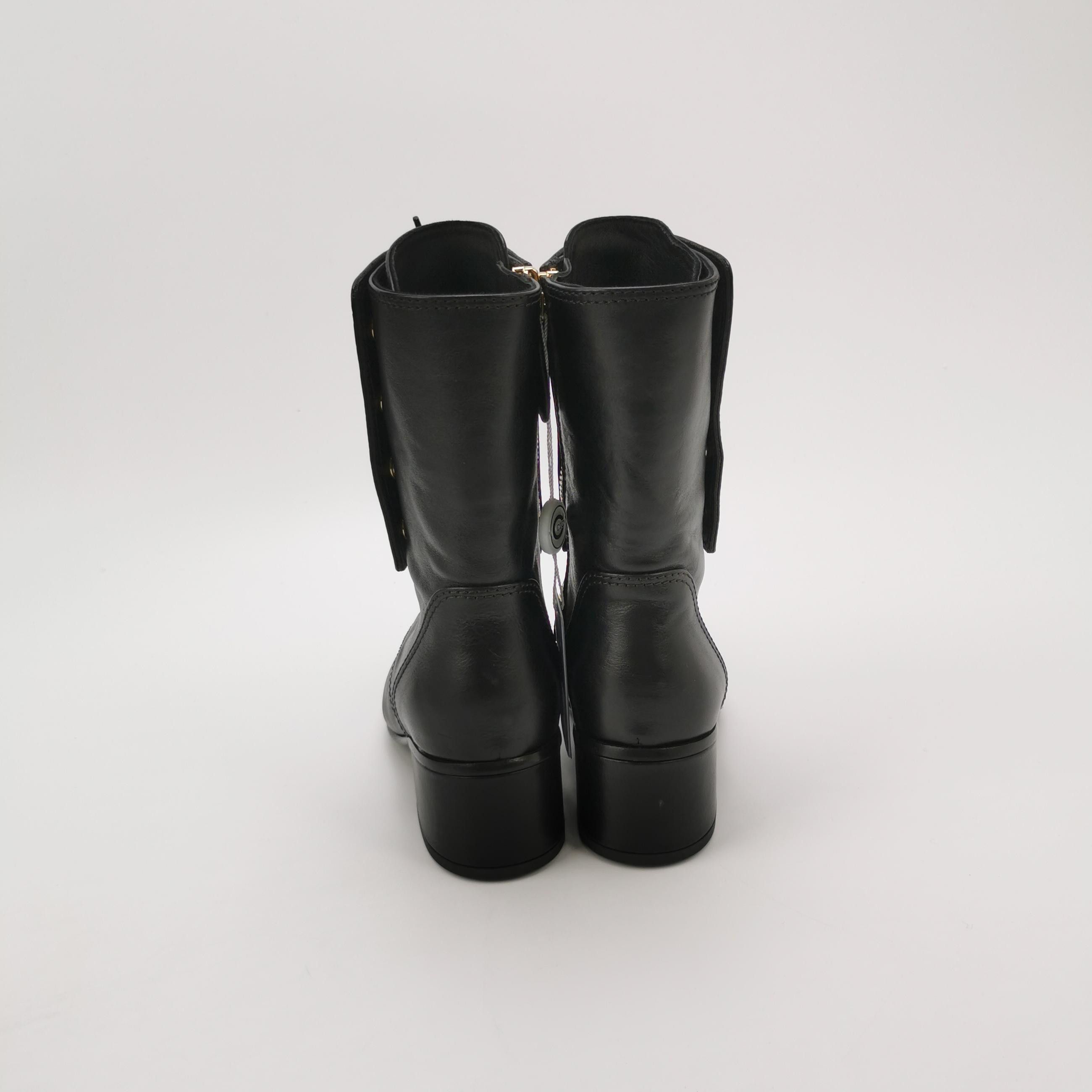 Chanel Chanel Women 6 Boots Size US 6 / IT 36 - 4 Thumbnail