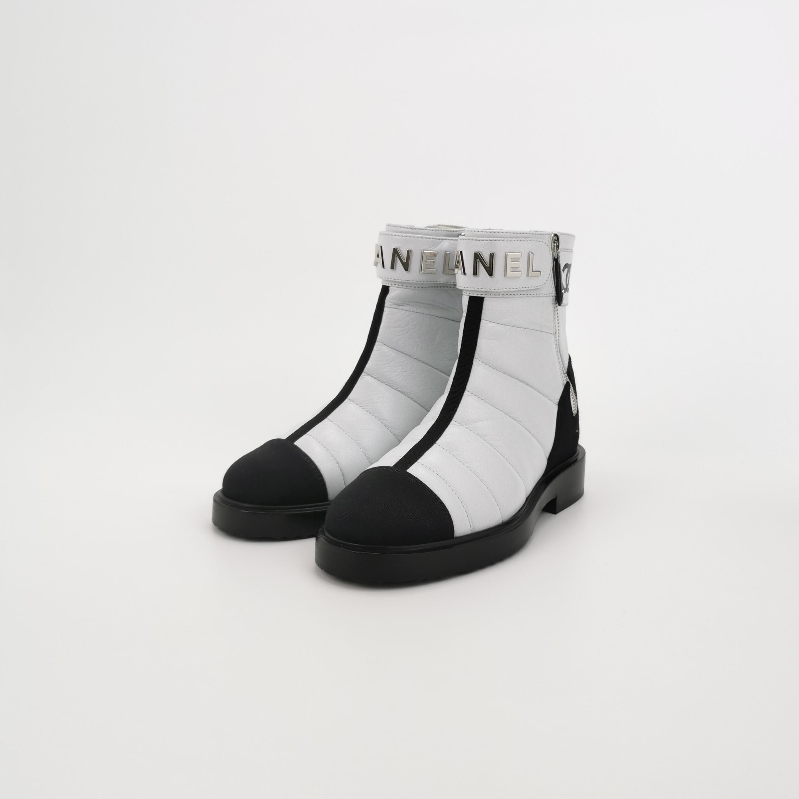 Chanel Chanel Women 5 Boots Size US 5 / IT 35 - 2 Thumbnail