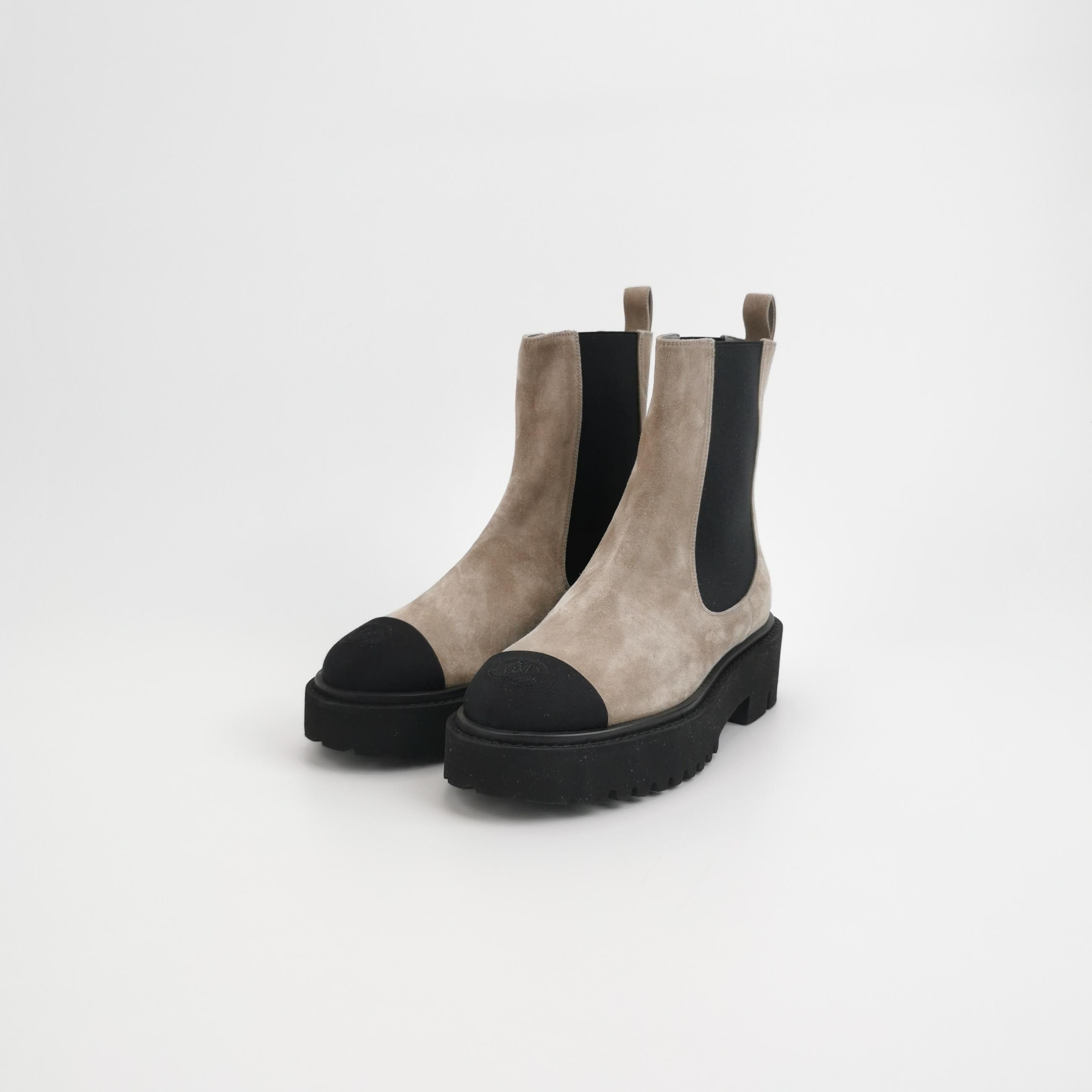 Chanel Chanel Women 6 Boots Size US 6 / IT 36 - 2 Thumbnail