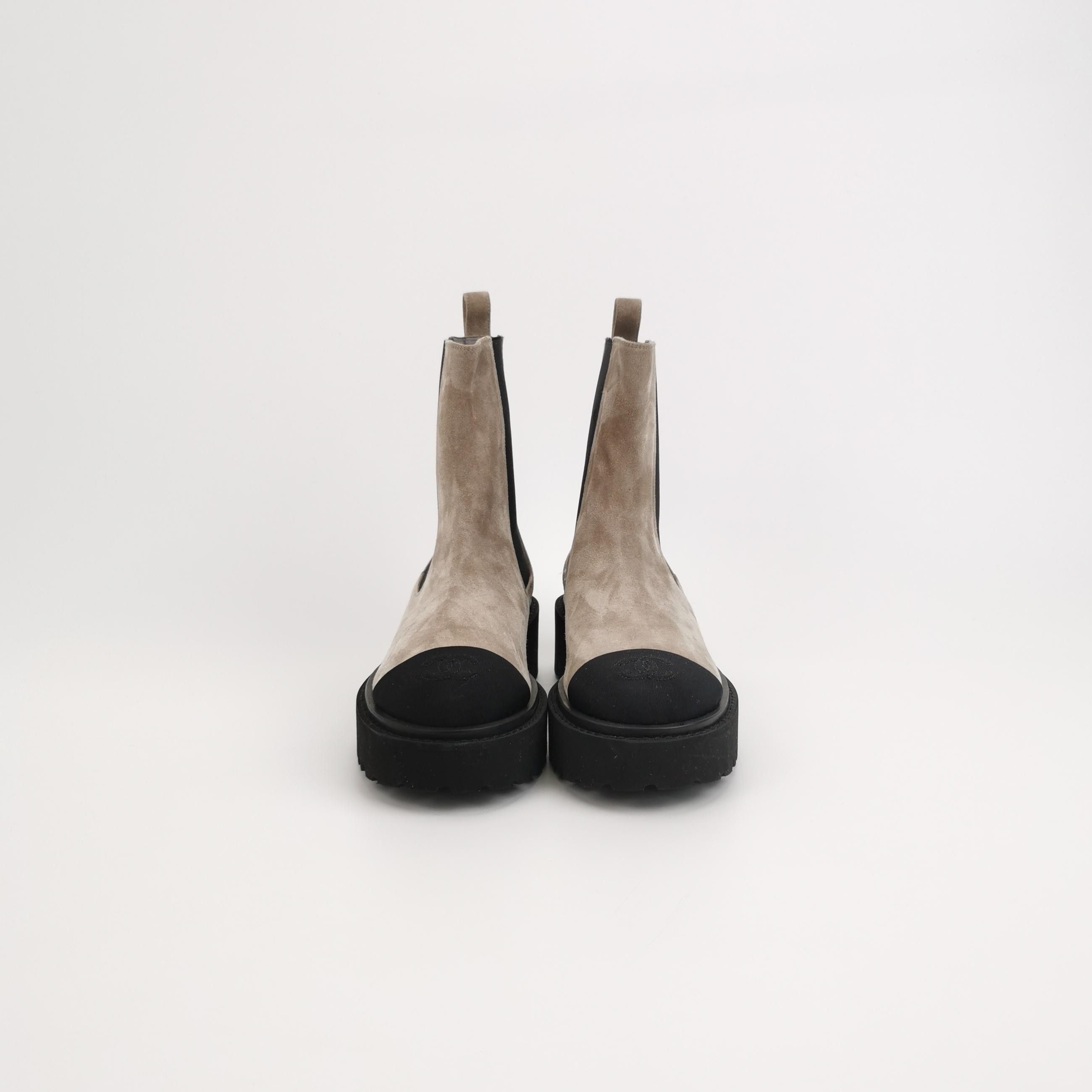 Chanel Chanel Women 6 Boots Size US 6 / IT 36 - 3 Thumbnail