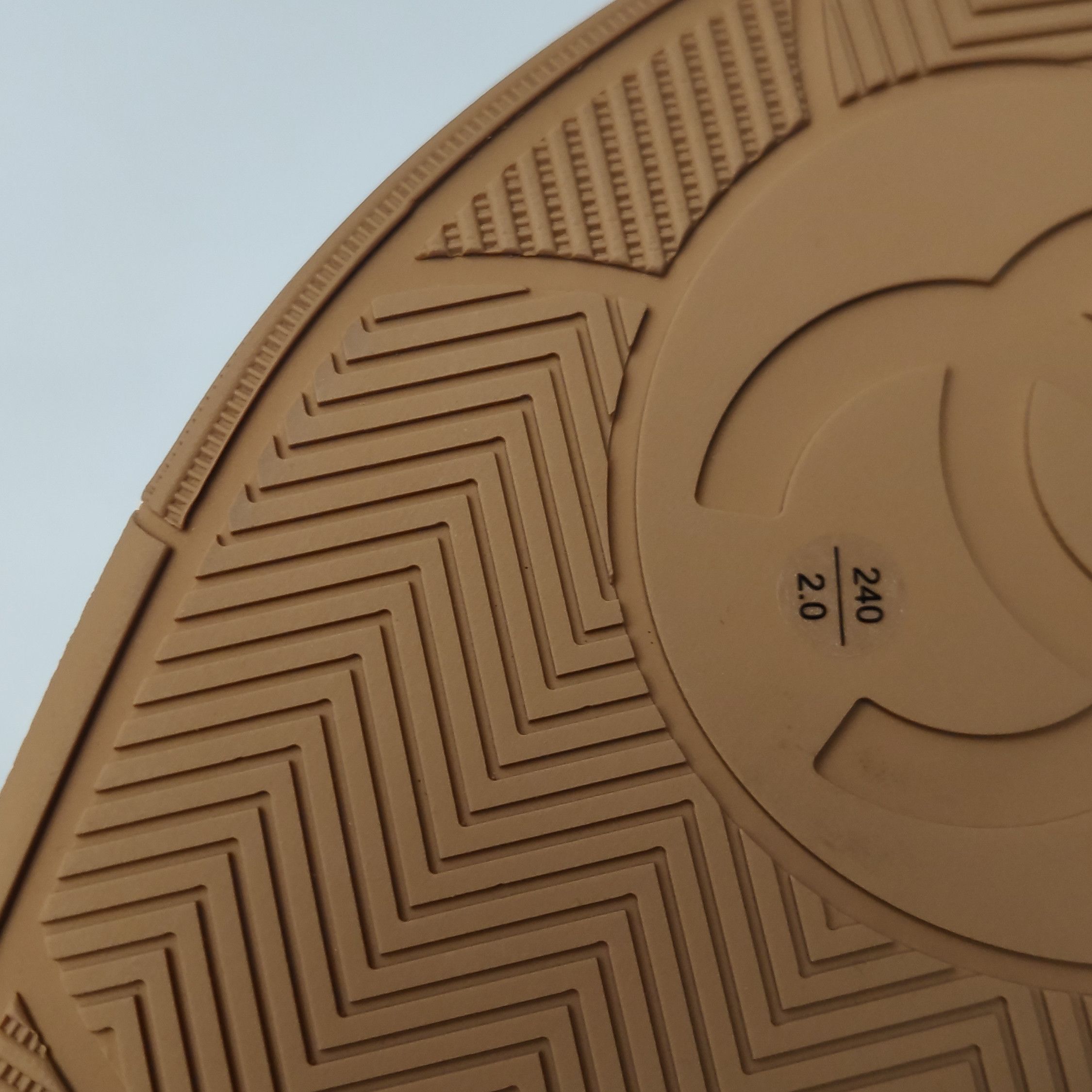 Chanel Chanel Women 8-5 Lowtop Sneakers Size US 8.5 / IT 38.5 - 10 Thumbnail