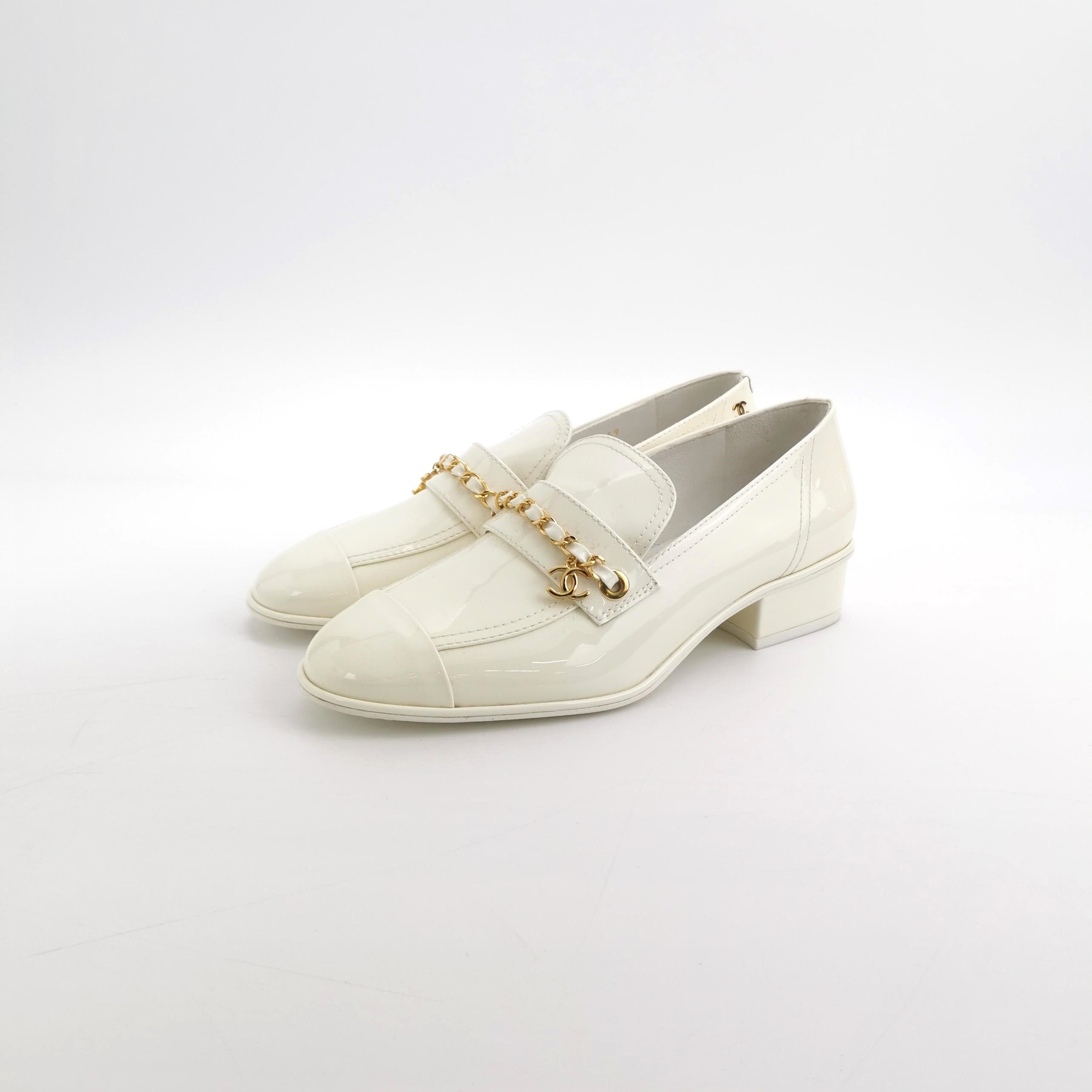 Chanel Chanel Women 7 Flats Size US 7 / IT 37 - 2 Thumbnail