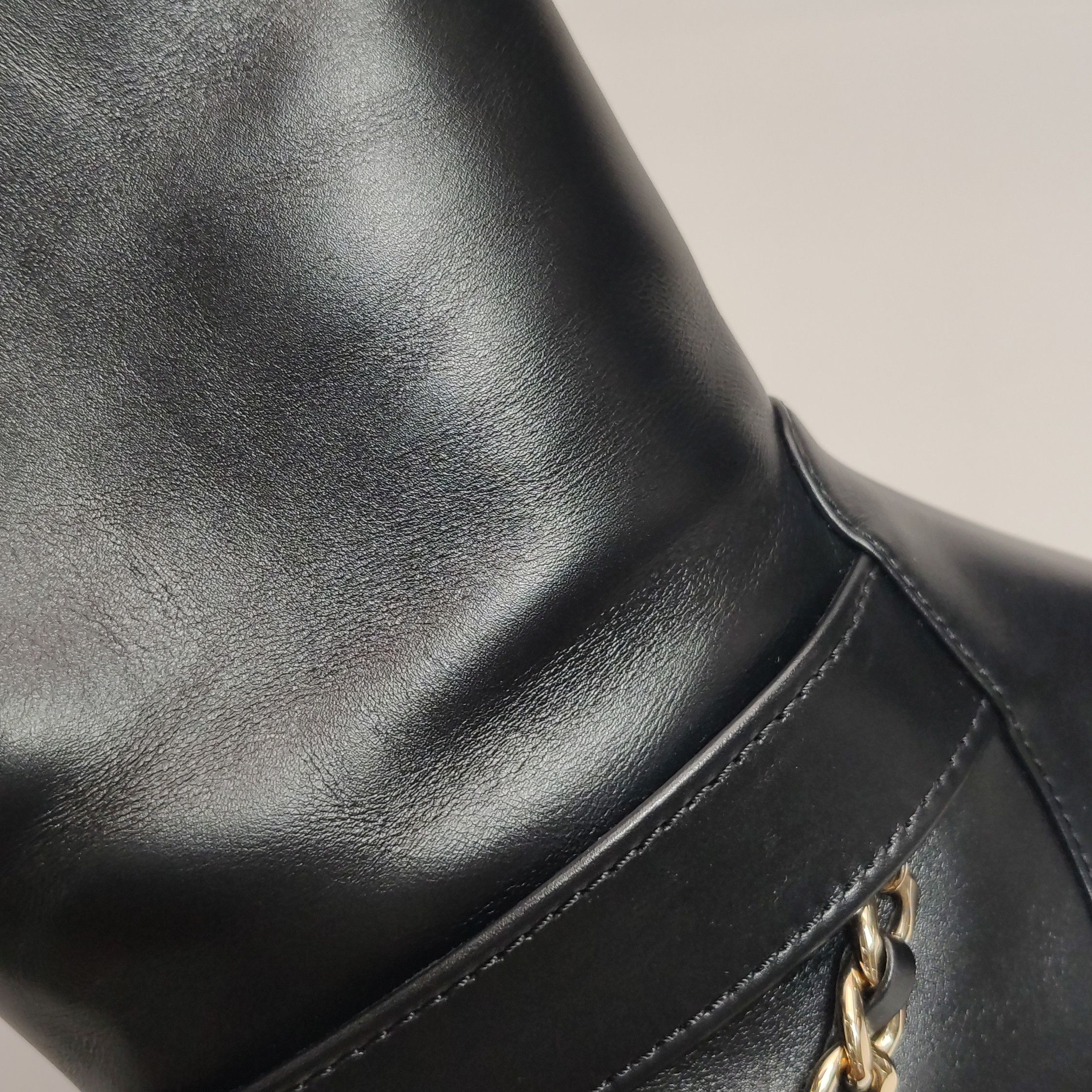 Chanel Chanel Women 8 Boots Size US 8 / IT 38 - 9 Thumbnail