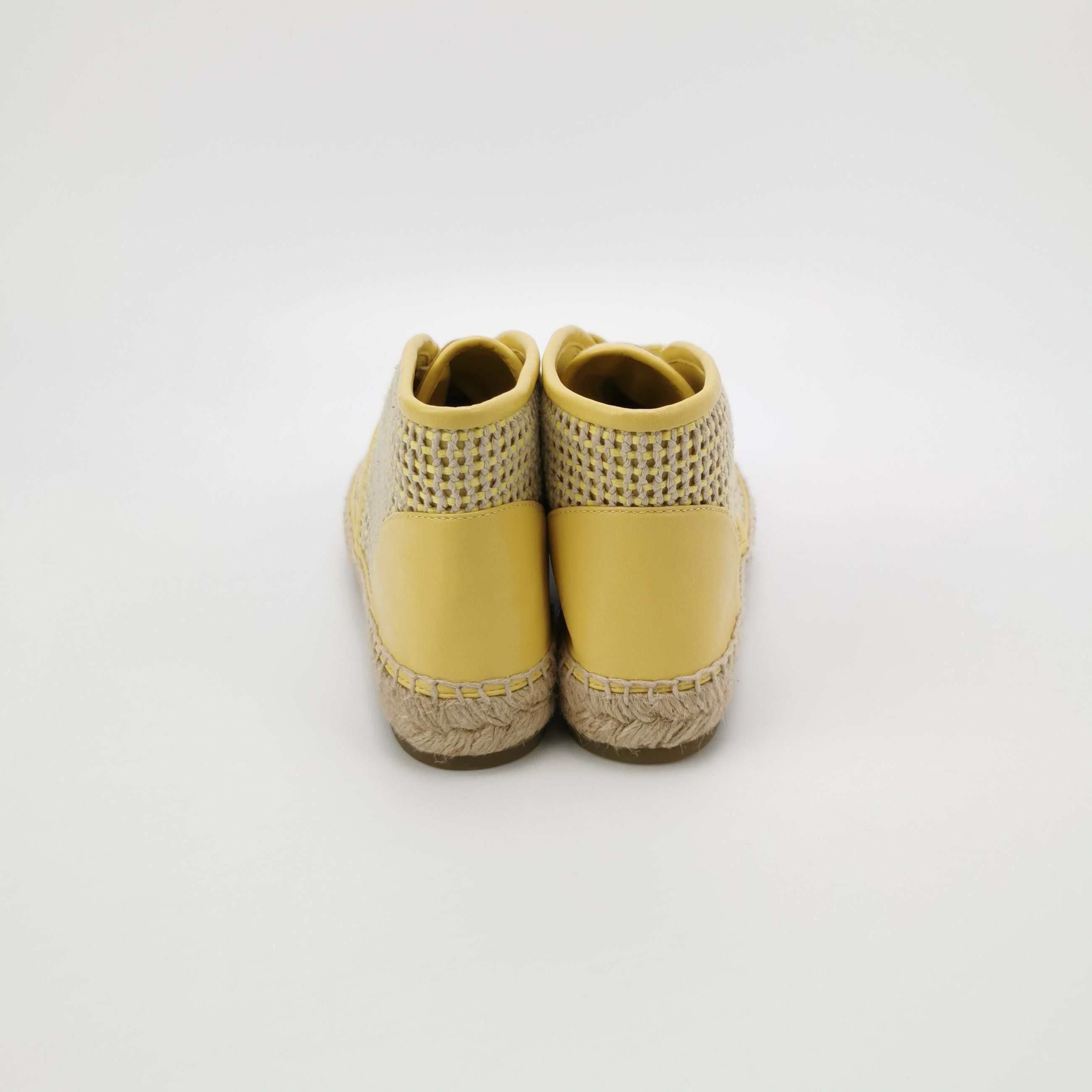 Chanel Chanel Women 8 Lowtop Sneakers Size US 8 / IT 38 - 4 Thumbnail