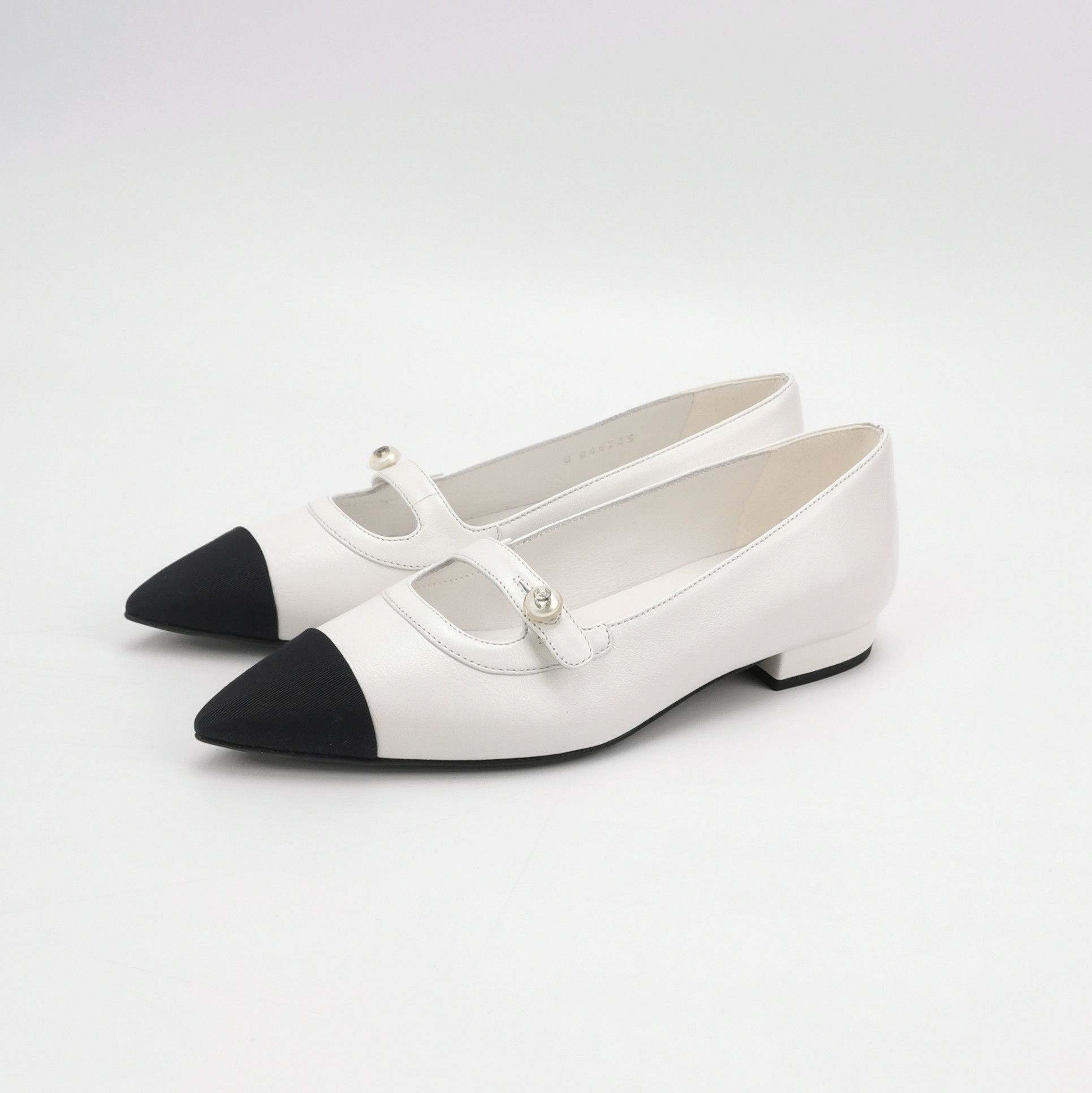 Chanel Chanel Women 5-5 Flats Size US 5.5 / IT 35.5 - 2 Thumbnail