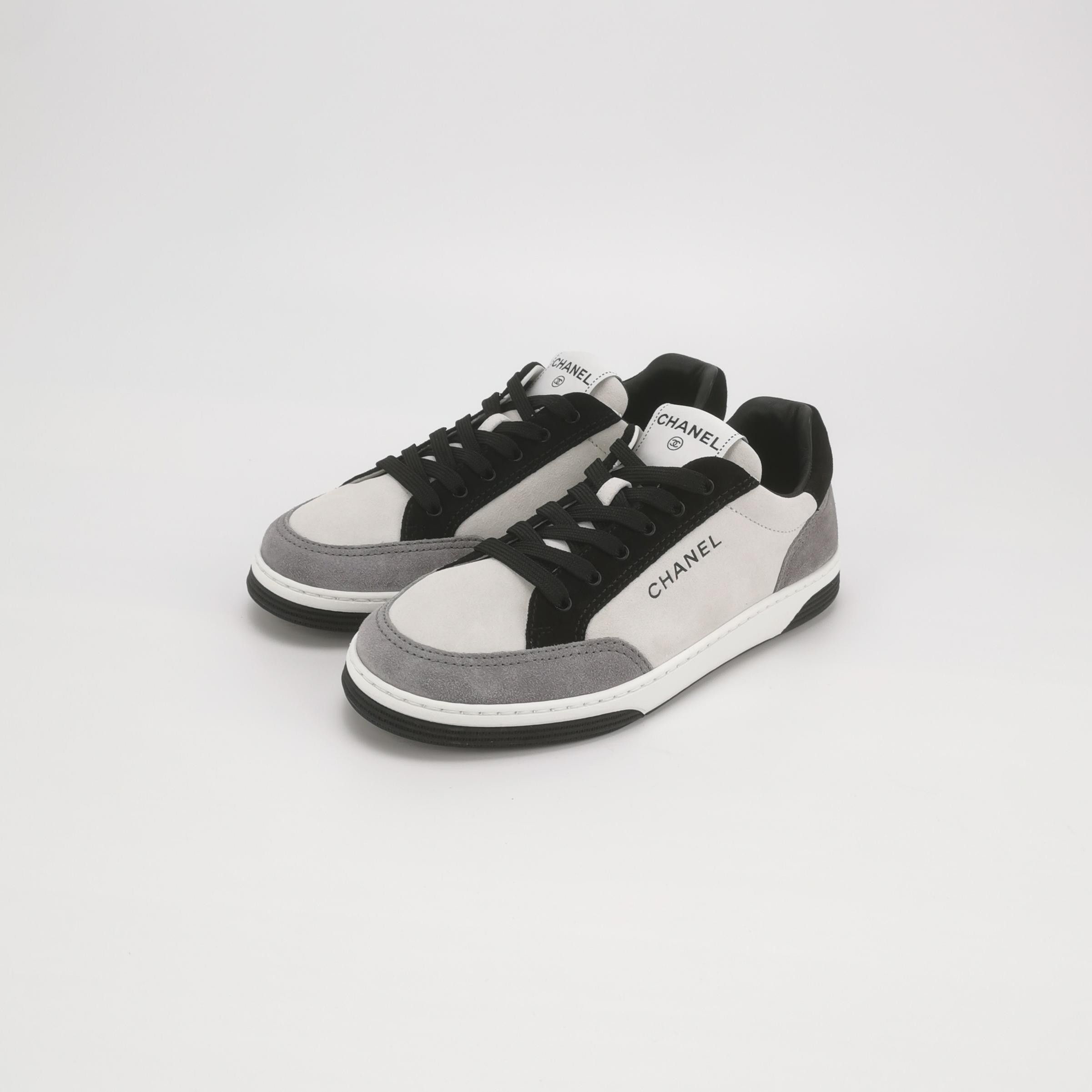 Chanel Chanel Women 6-5 Lowtop Sneakers Size US 6.5 / IT 36.5 - 2 Thumbnail