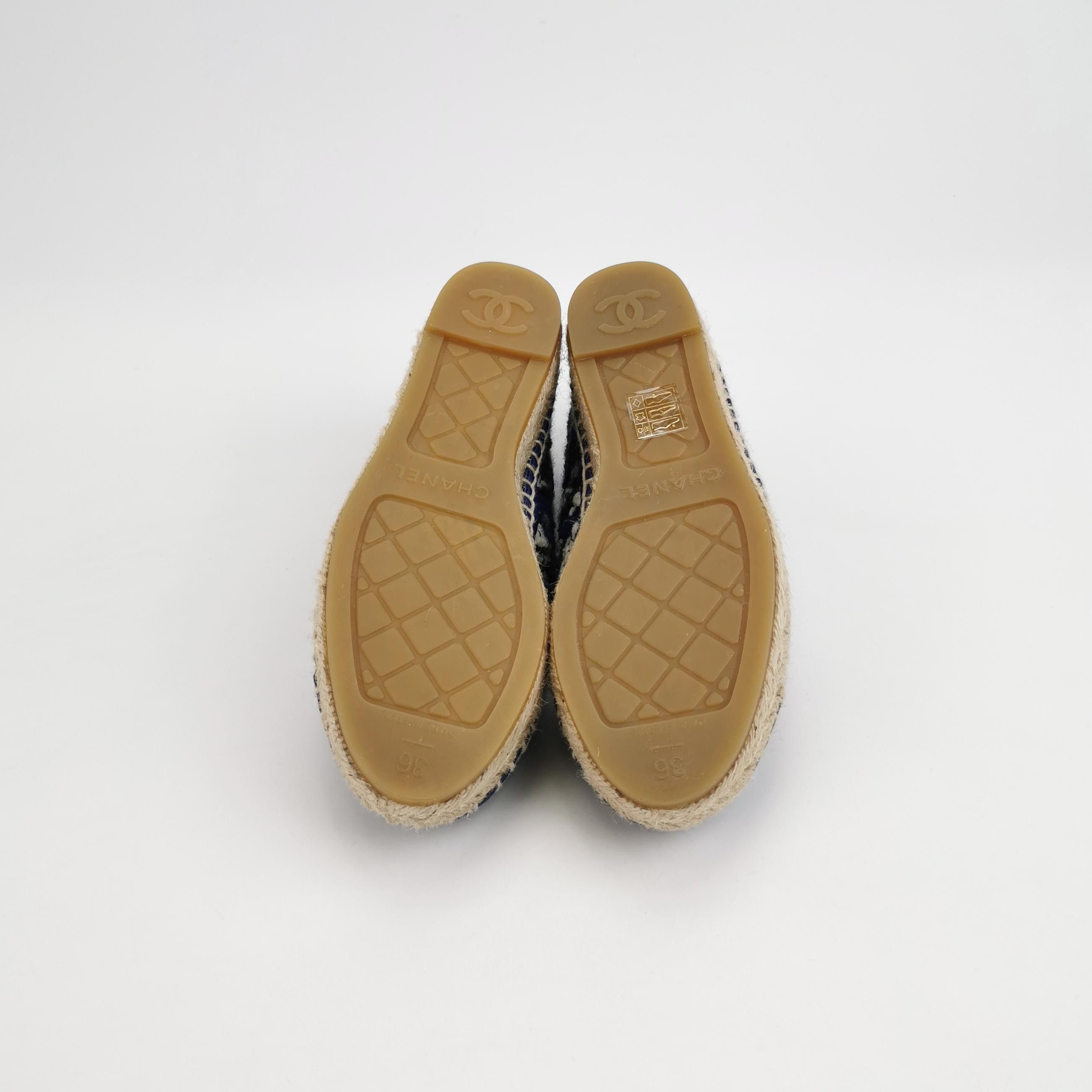 Chanel Chanel Women 6 Flats Size US 6 / IT 36 - 5 Thumbnail