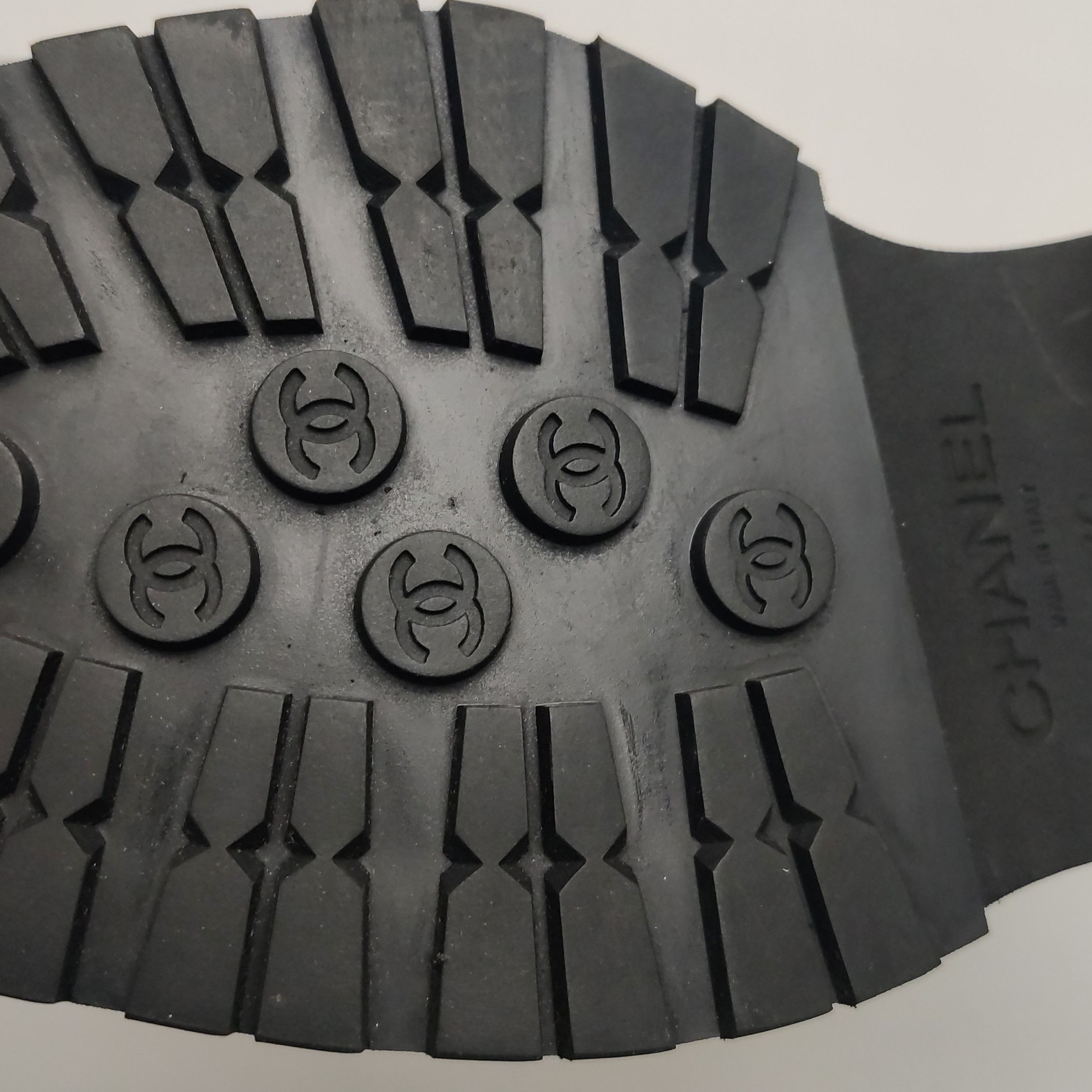 Chanel Chanel Women 7 Boots Size US 7 / IT 37 - 10 Thumbnail