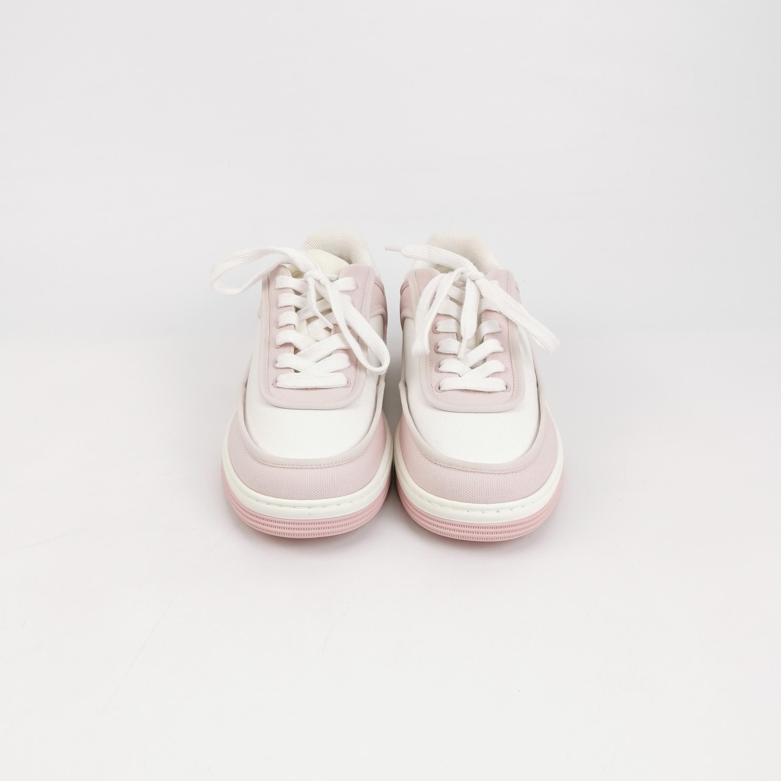 Chanel Chanel Women 7-5 Lowtop Sneakers Size US 7.5 / IT 37.5 - 3 Thumbnail