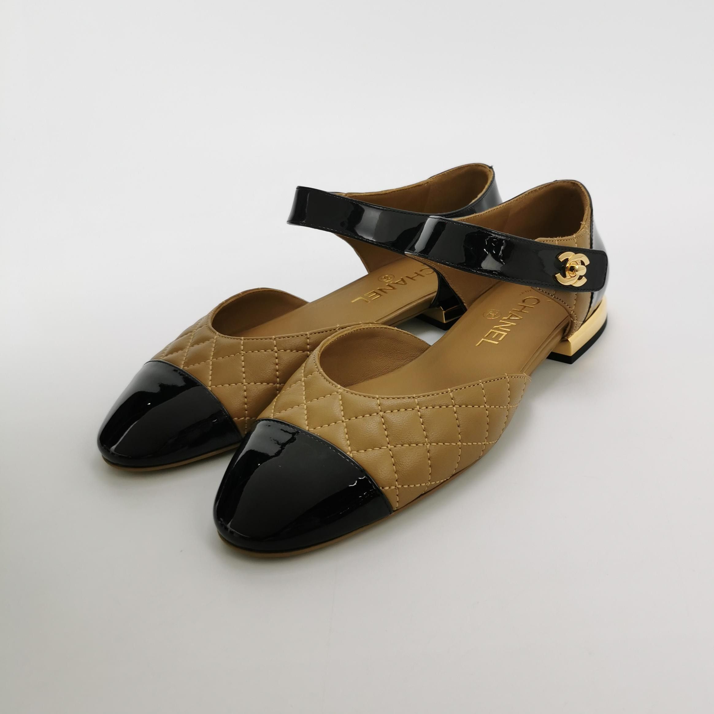 Chanel Chanel Women 8 Flats Size US 8 / IT 38 - 2 Thumbnail