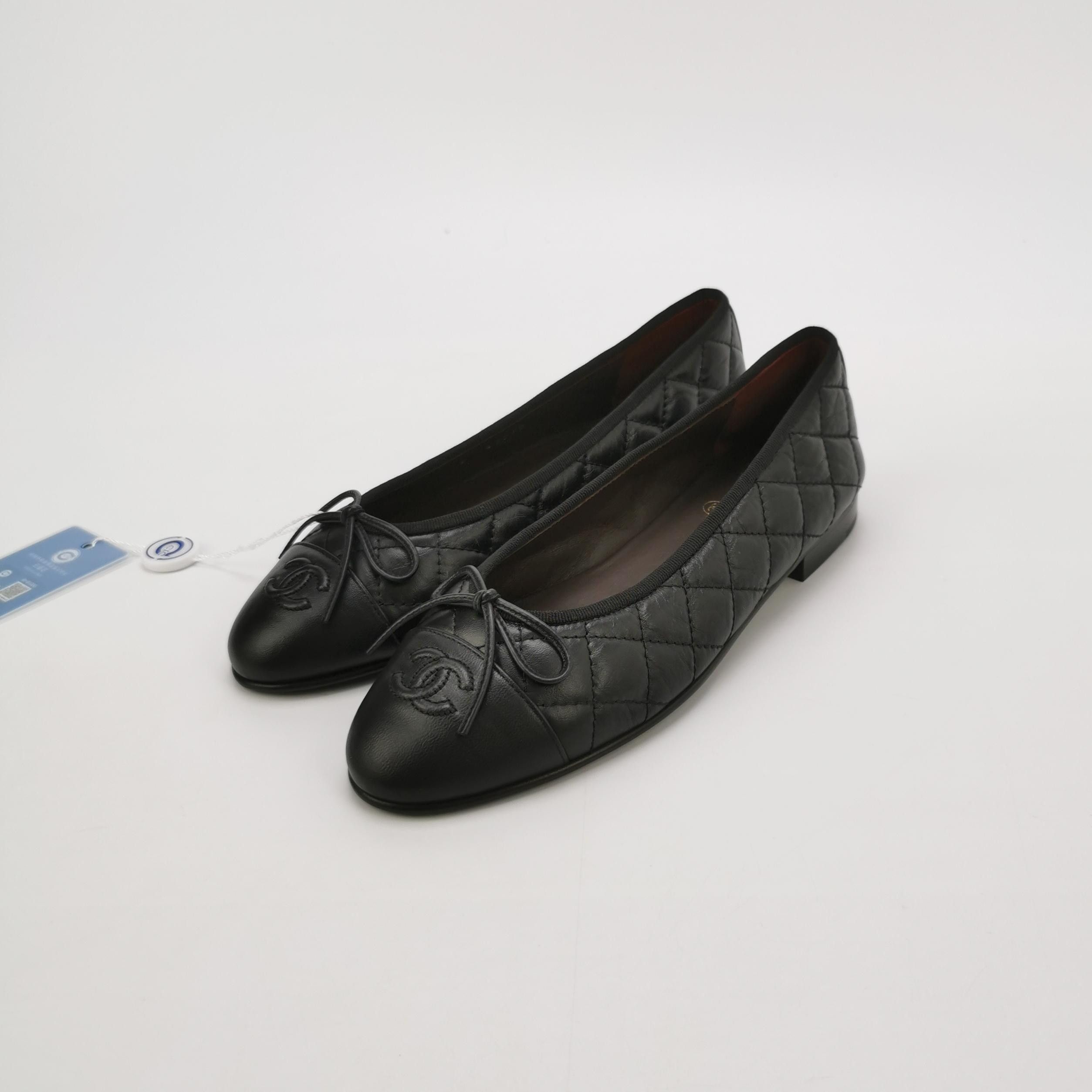 Chanel Chanel Women 7 Flats Size US 7 / IT 37 - 2 Thumbnail