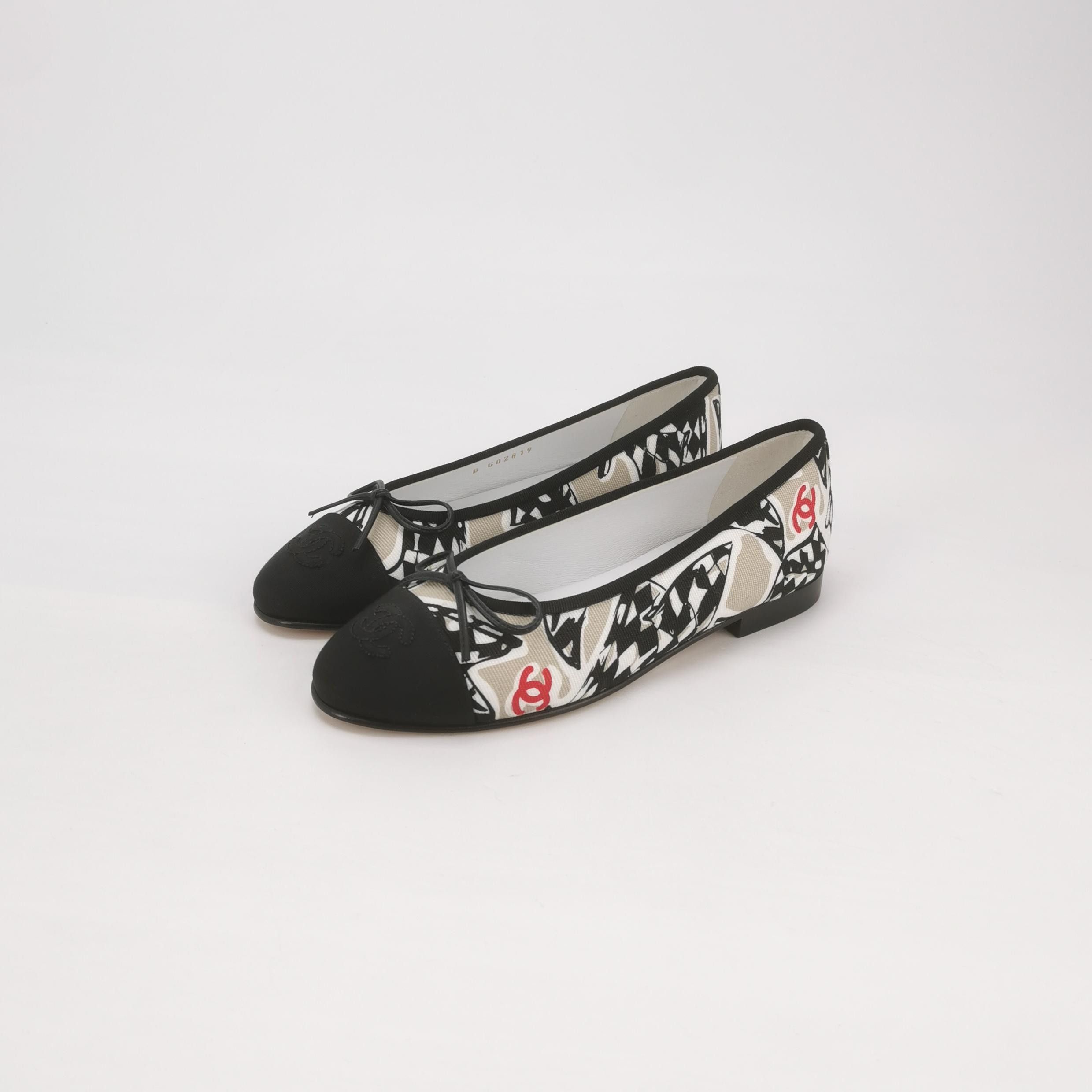 Chanel Chanel Women 5-5 Flats Size US 5.5 / IT 35.5 - 2 Thumbnail