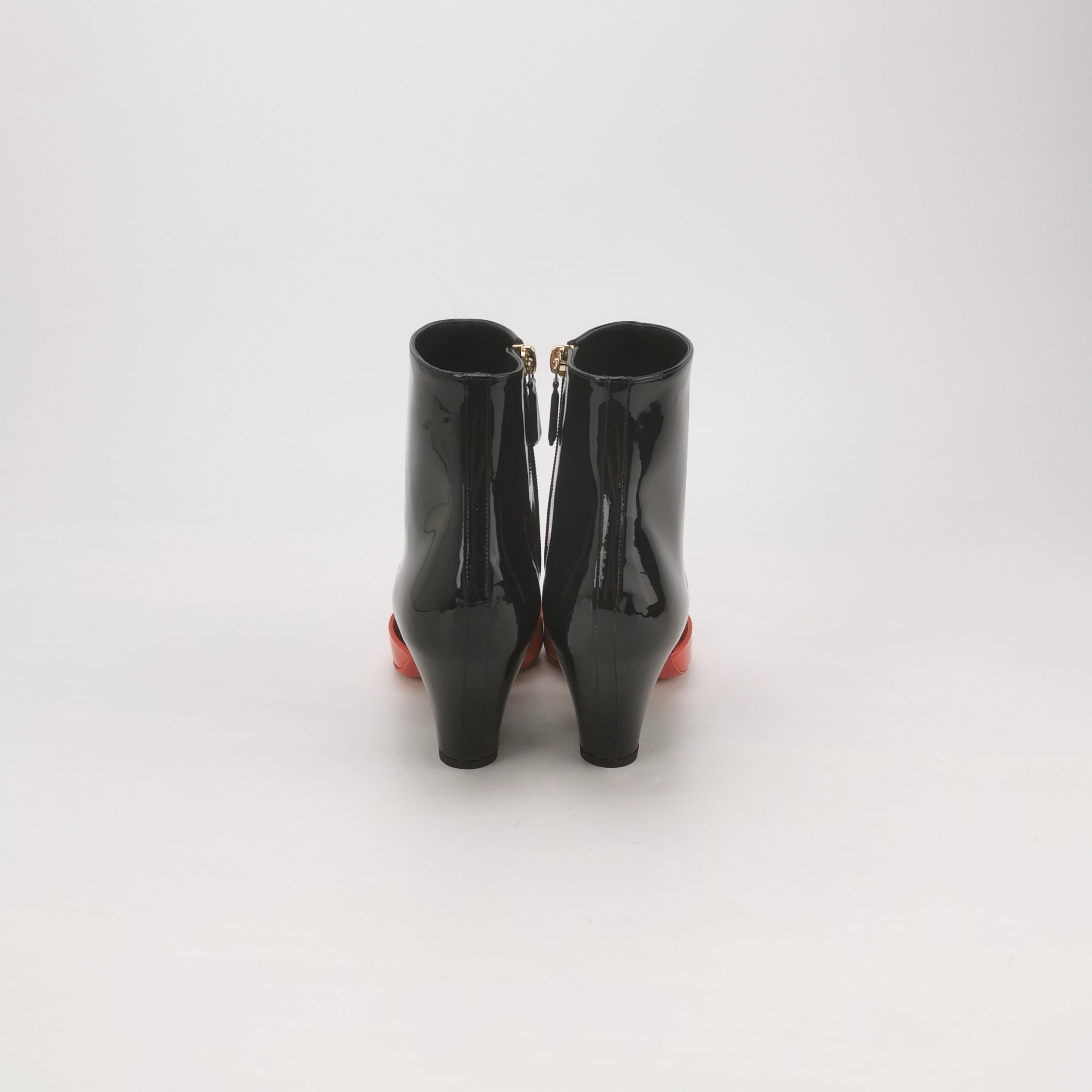 Chanel Chanel Women 7 Boots Size US 7 / IT 37 - 4 Thumbnail