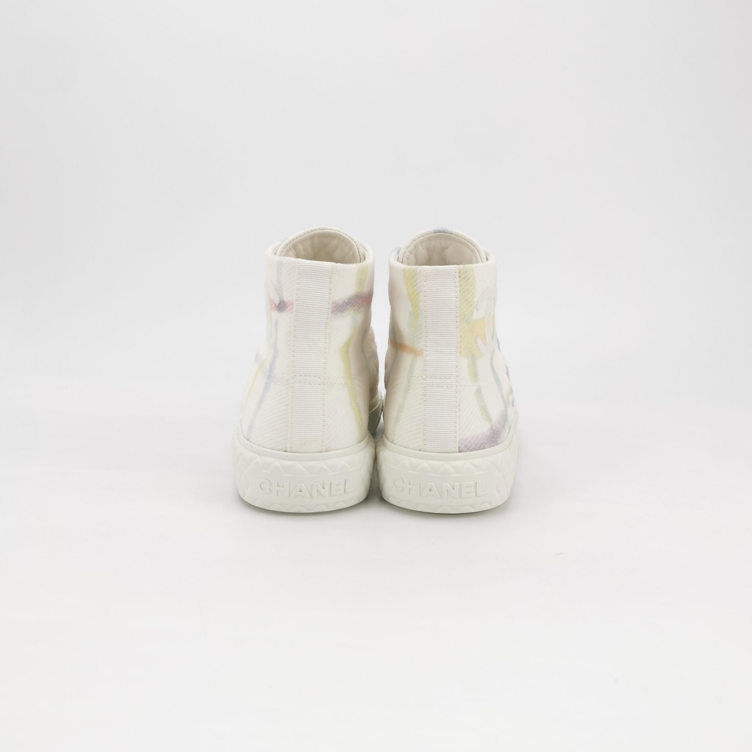 Chanel Chanel Women 6 Lowtop Sneakers Size US 6 / IT 36 - 4 Thumbnail