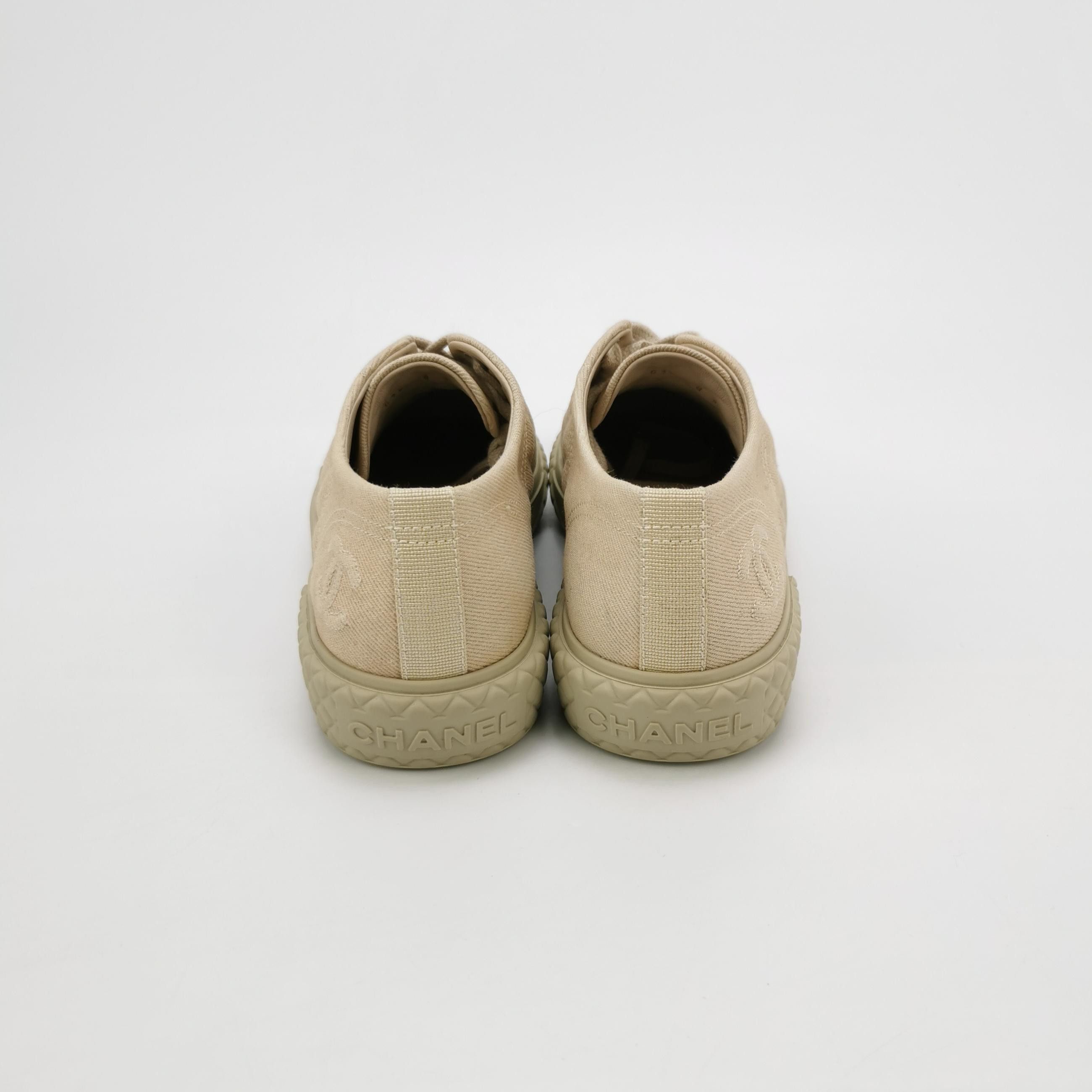 Chanel Chanel Women 7-5 Lowtop Sneakers Size US 7.5 / IT 37.5 - 4 Thumbnail