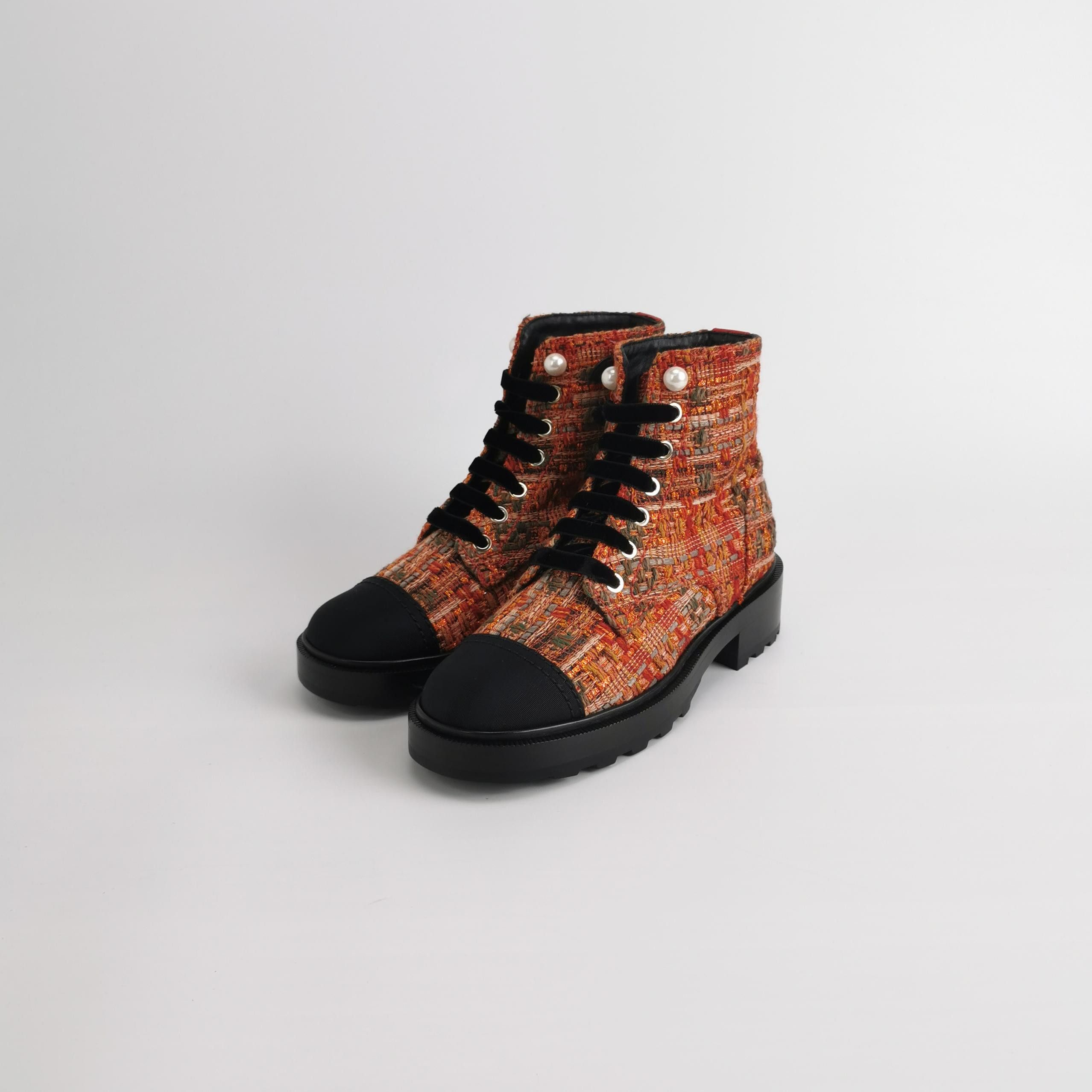 Chanel Chanel Women 6 Boots Size US 6 / IT 36 - 2 Thumbnail