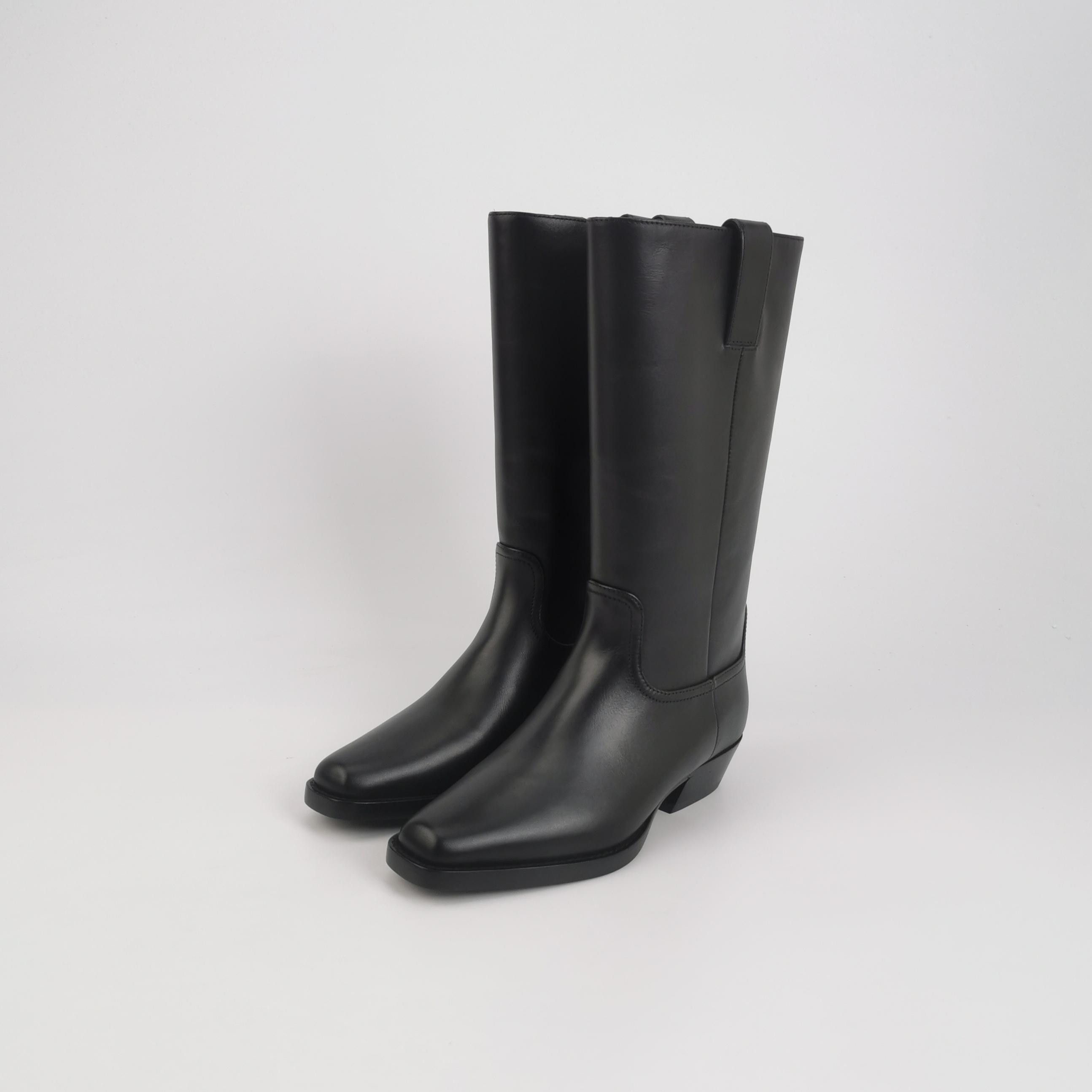 Chanel Chanel Women 6 Boots Size US 6 / IT 36 - 2 Thumbnail