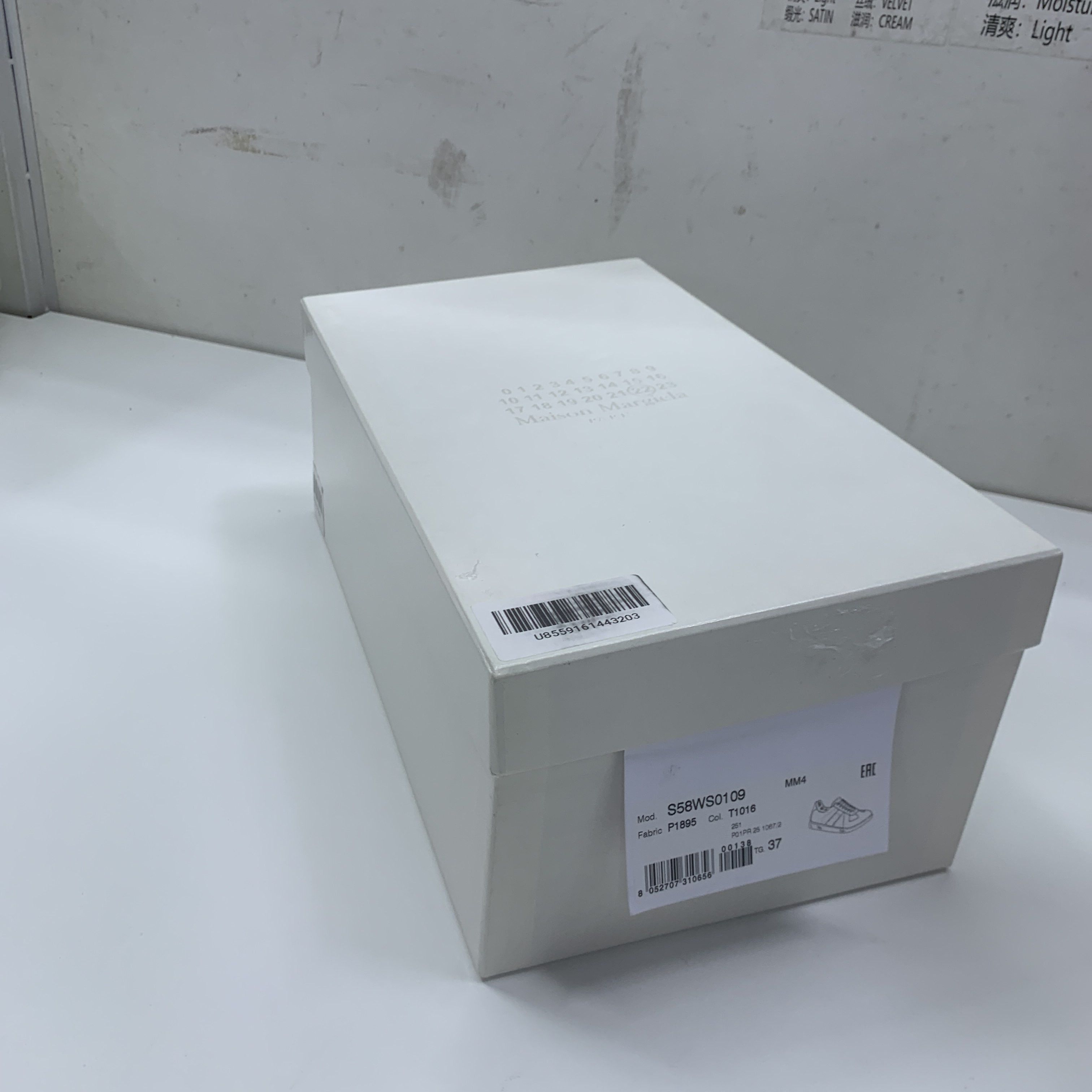 Maison Margiela Maison Margiela Replica Low-Top Sneakers Size 37 Size US 7 / IT 37 - 10 Thumbnail