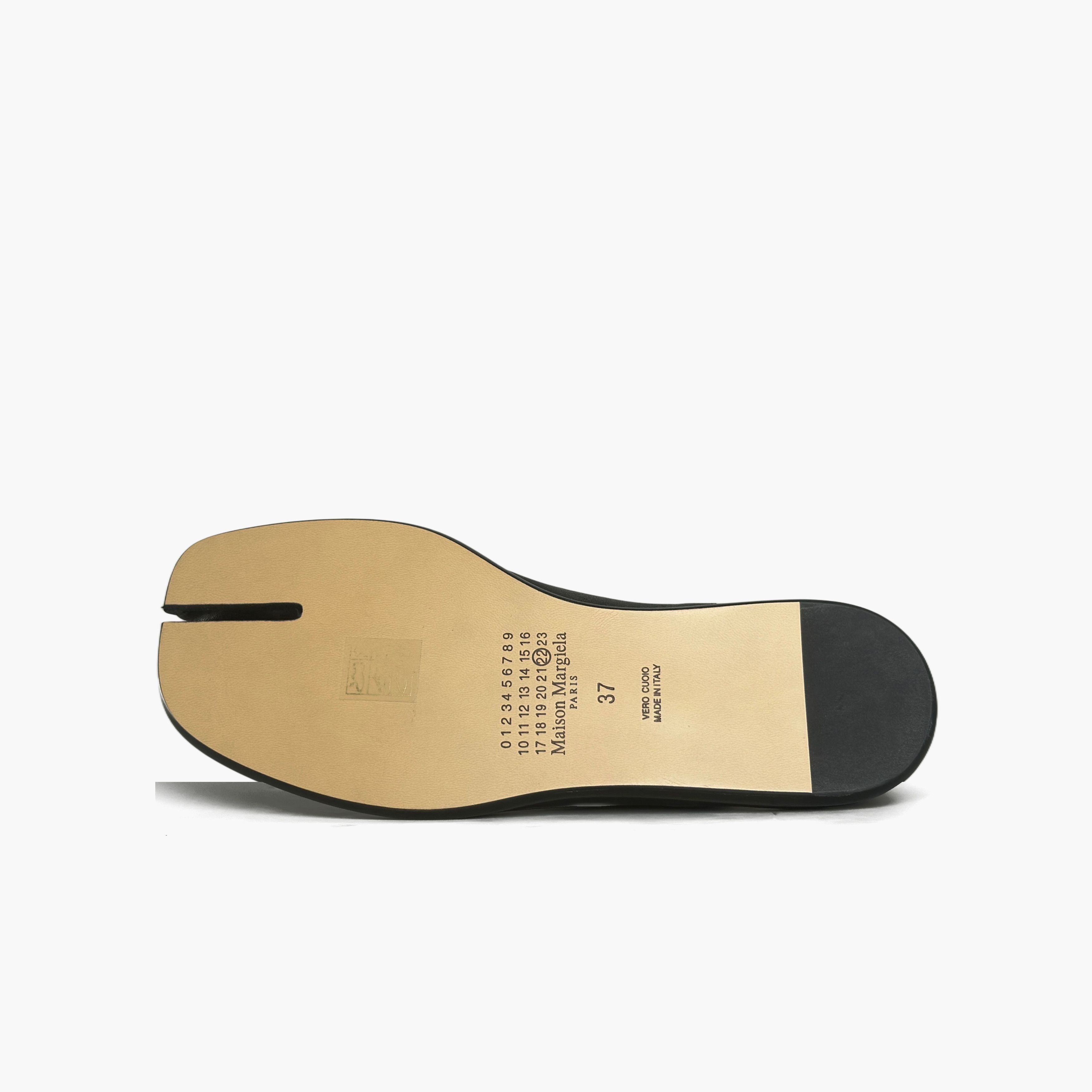 Maison Margiela Maison Margiela Black Leather Tabi Flats 37 Size US 7 / IT 37 - 8 Thumbnail
