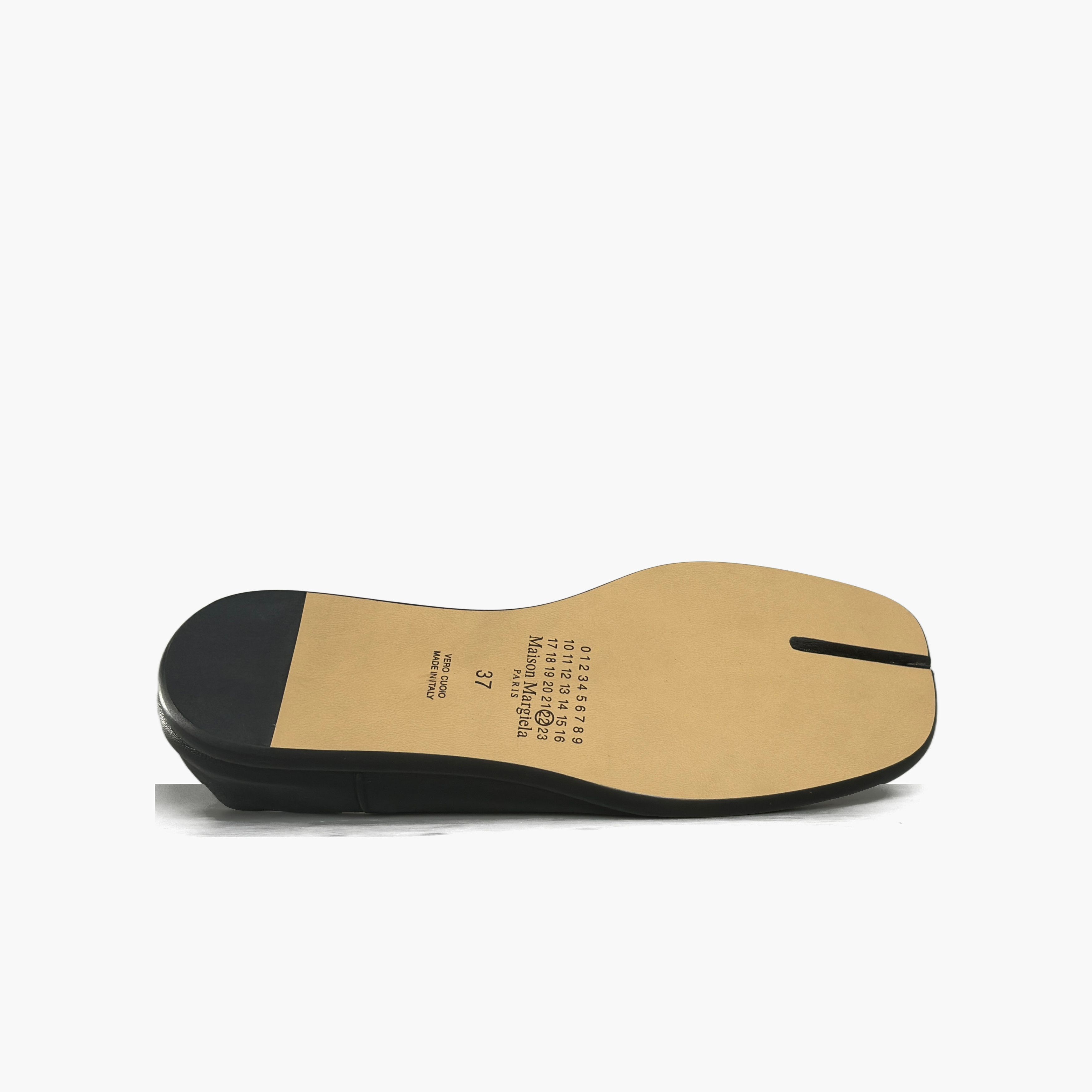 Maison Margiela Maison Margiela Black Leather Tabi Flats 37 Size US 7 / IT 37 - 7 Thumbnail