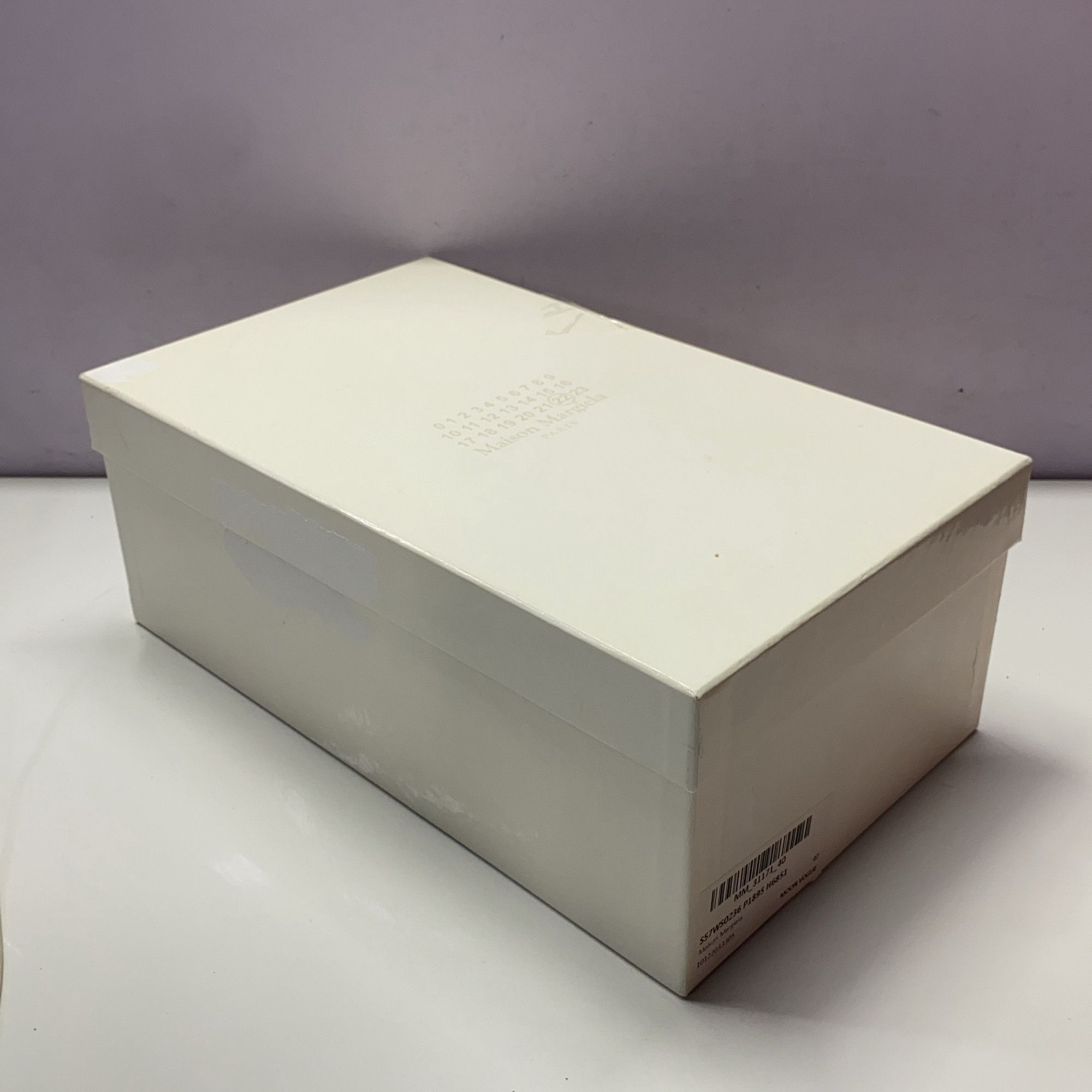 Maison Margiela Maison Margiela Replica Low-Top Sneakers Size 40 Size US 7 / EU 40 - 11 Thumbnail