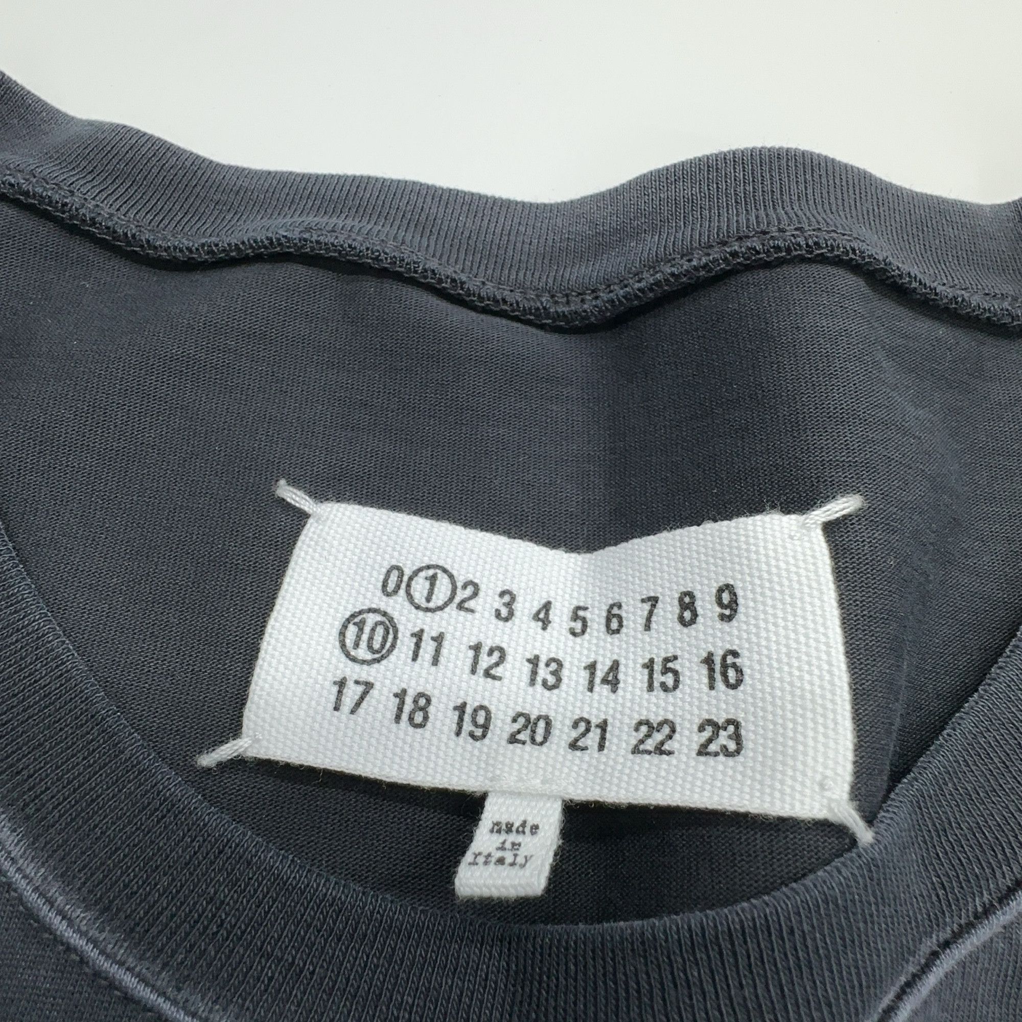 Maison Margiela Maison Margiela Letter Print T-Shirt Size M Size US M / EU 48-50 / 2 - 4 Thumbnail