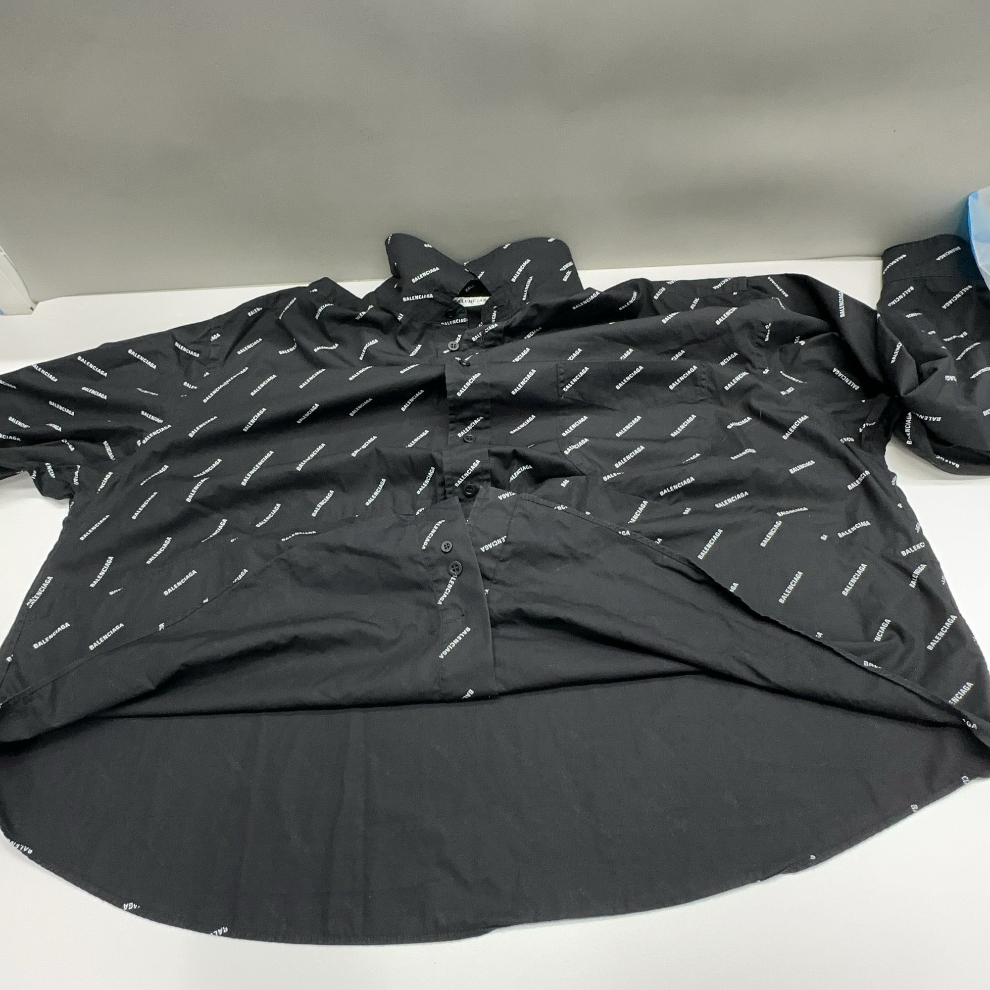 Balenciaga Balenciaga All Over Logo Button Up Shirt Size M Size US XXS / EU 40 - 13 Thumbnail