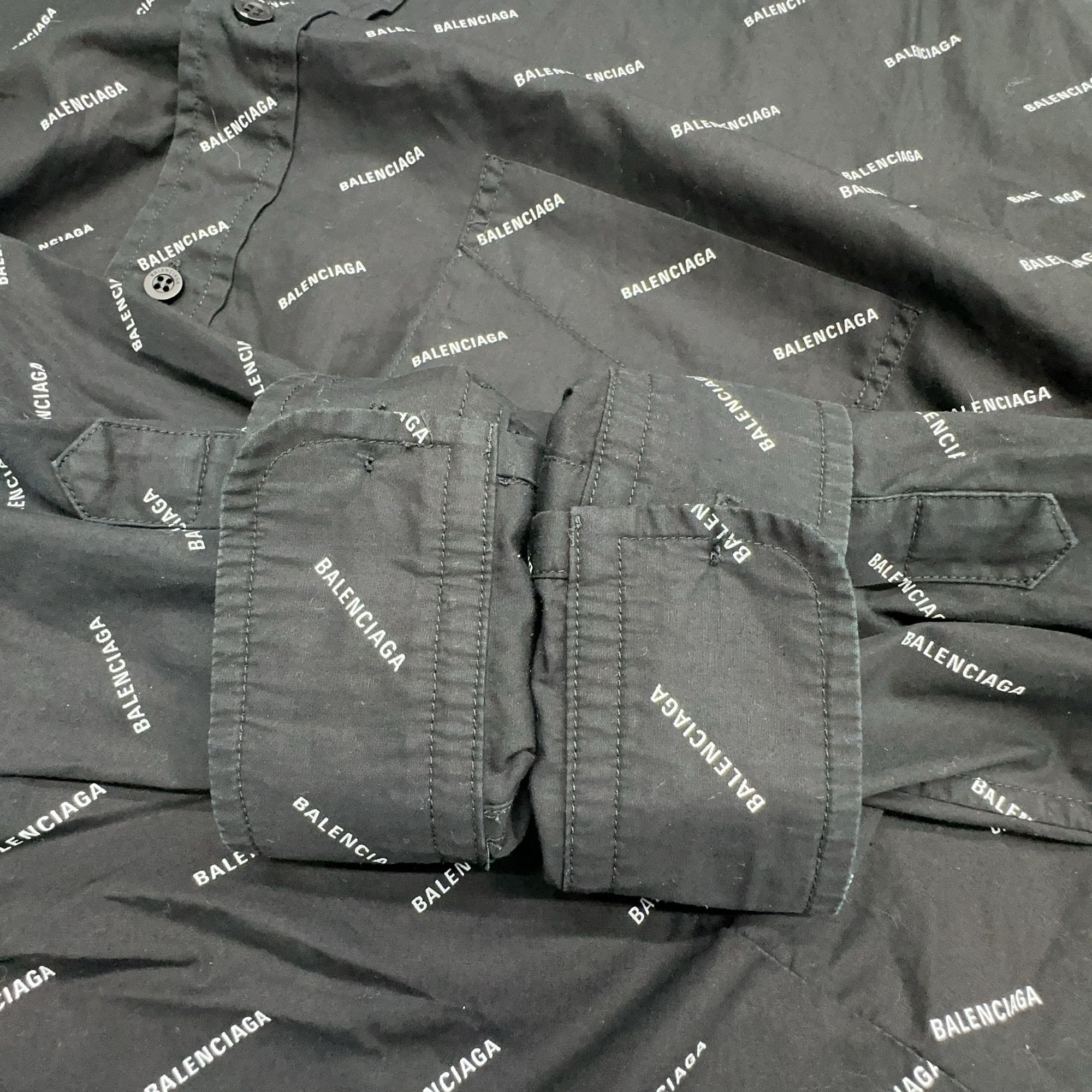Balenciaga Balenciaga All Over Logo Button Up Shirt Size M Size US XXS / EU 40 - 14 Thumbnail