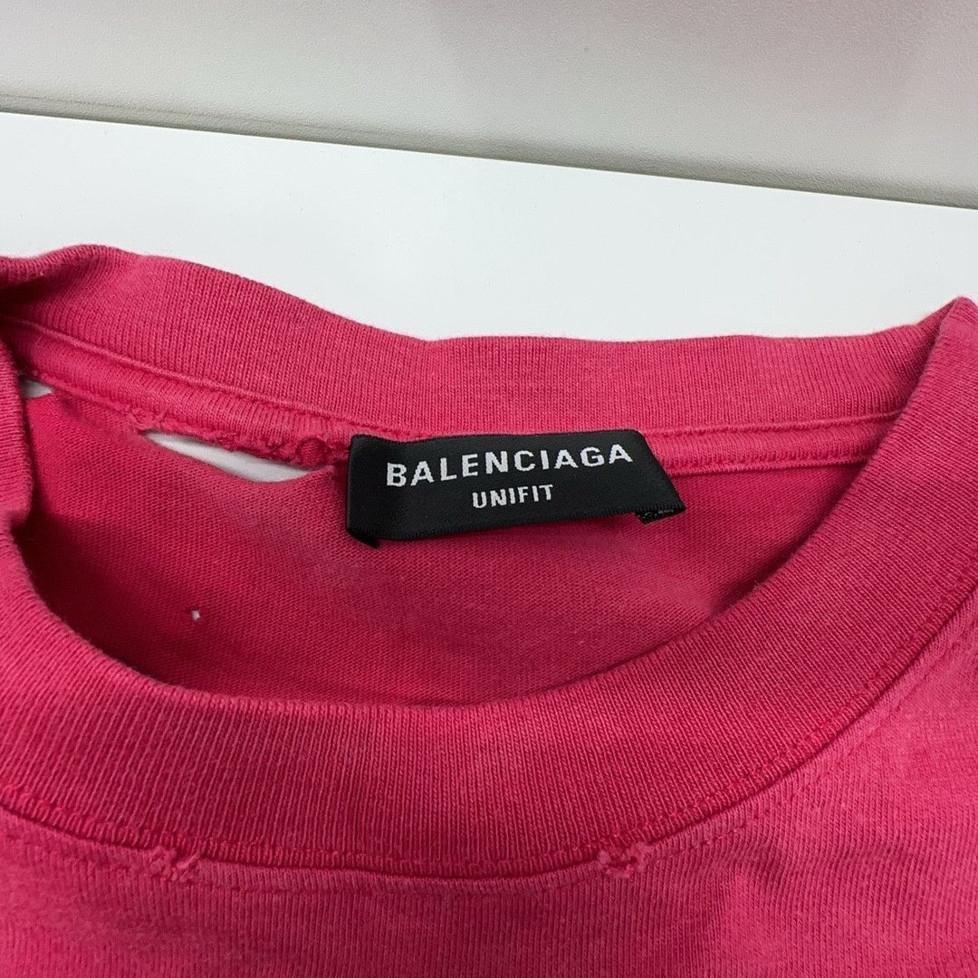 Balenciaga Balenciaga Logo Distressed T-Shirt Red M Size US M / EU 48-50 / 2 - 3 Thumbnail