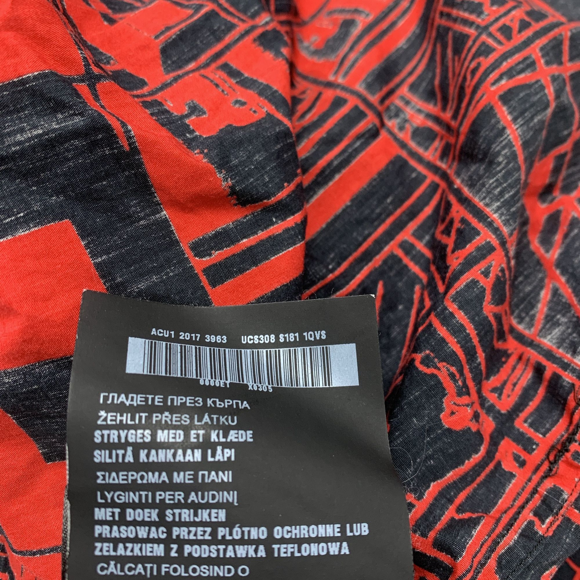 Prada Prada Comic Print Shirt Size M Size US M / EU 48-50 / 2 - 5 Thumbnail