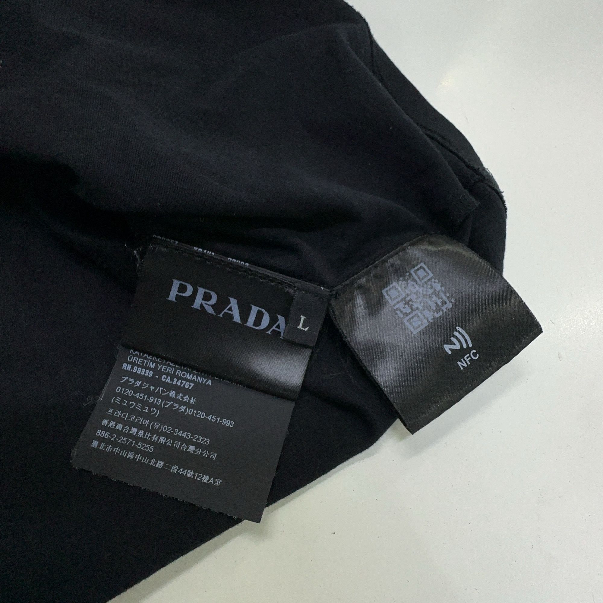 Prada Prada Logo Print Short Sleeve T-Shirt Size L Size US L / EU 52-54 / 3 - 3 Thumbnail
