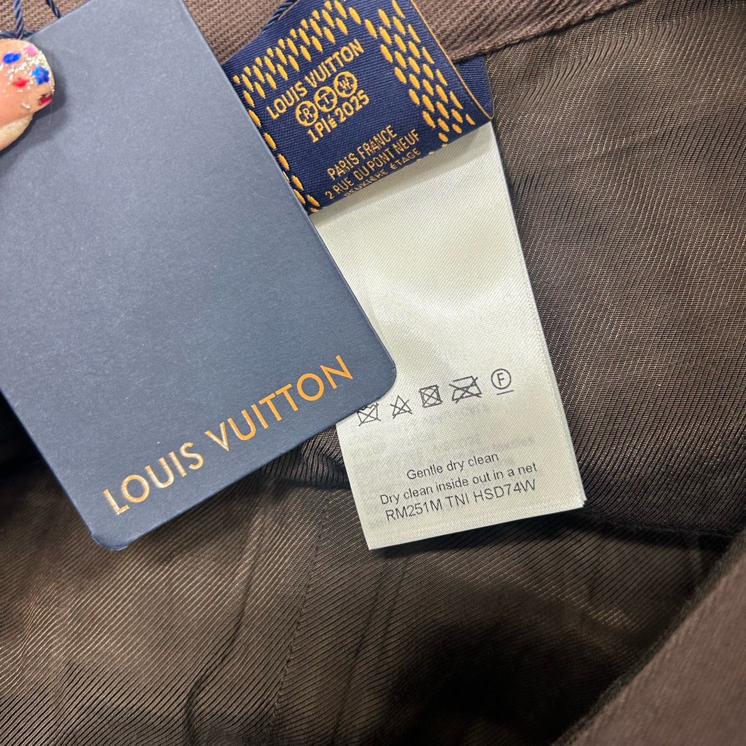 Louis Vuitton Louis Vuitton Monogram Debossed Jeans Size 34 Size US 34 / EU 50 - 6 Thumbnail