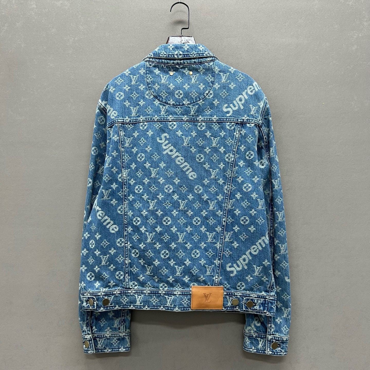 Louis Vuitton Louis Vuitton x Supreme Monogram Denim Jacket Size 48 Size US M / EU 48-50 / 2 - 3 Thumbnail