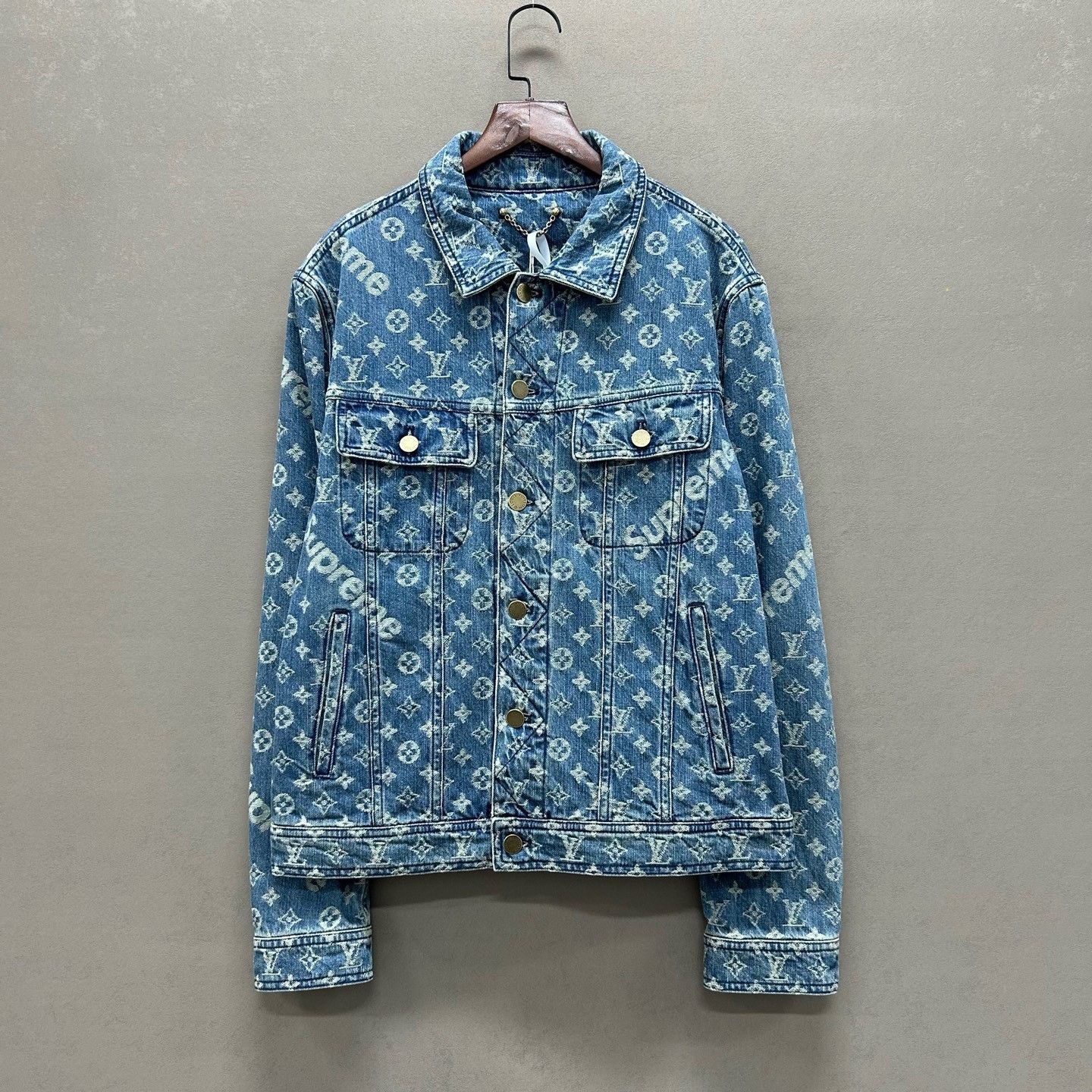 Louis Vuitton Louis Vuitton x Supreme Monogram Denim Jacket Size 48 Size US M / EU 48-50 / 2 - 2 Thumbnail
