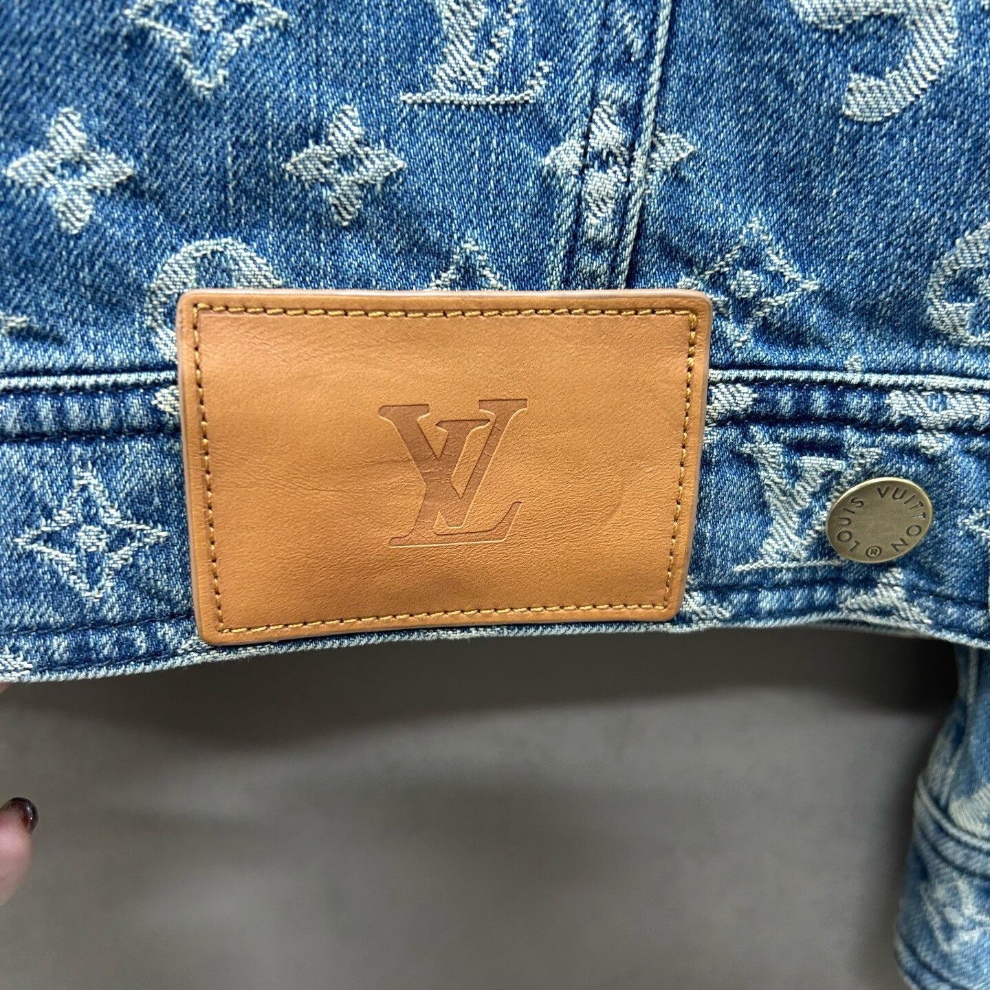 Louis Vuitton Louis Vuitton x Supreme Monogram Denim Jacket Size 48 Size US M / EU 48-50 / 2 - 4 Thumbnail