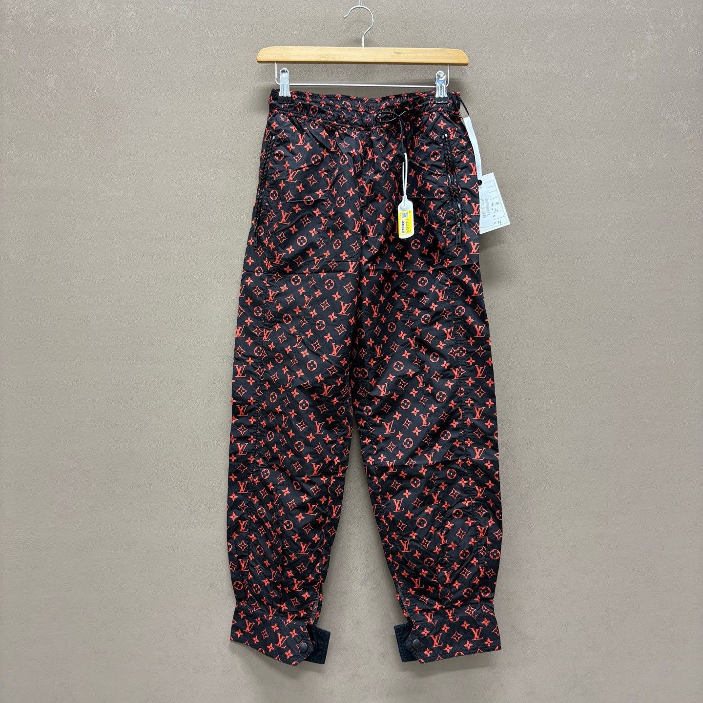 Louis Vuitton Louis Vuitton Monogram Logo Joggers Size 36 Size 26" / US 2 / IT 38 - 2 Thumbnail